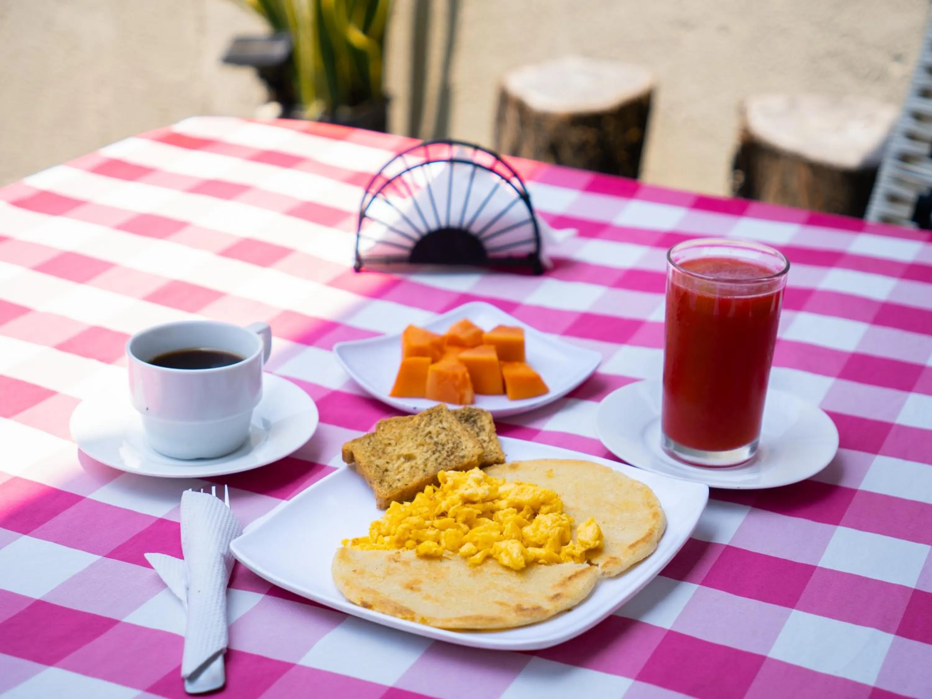 Breakfast in Hotel Family House Rodadero