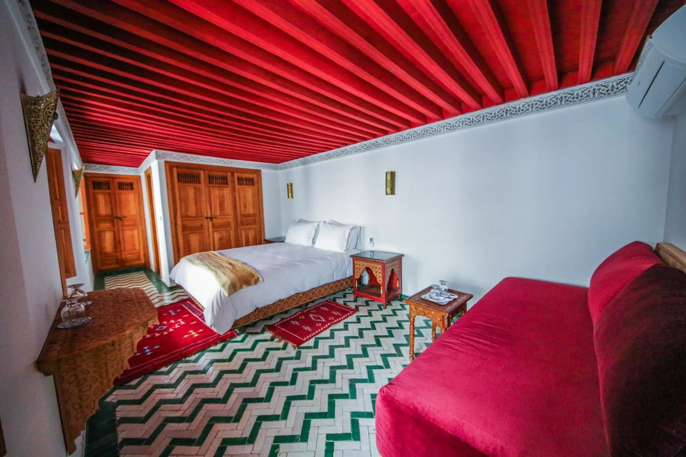Bed in Palais Nazha Fes - Luxury Lodging