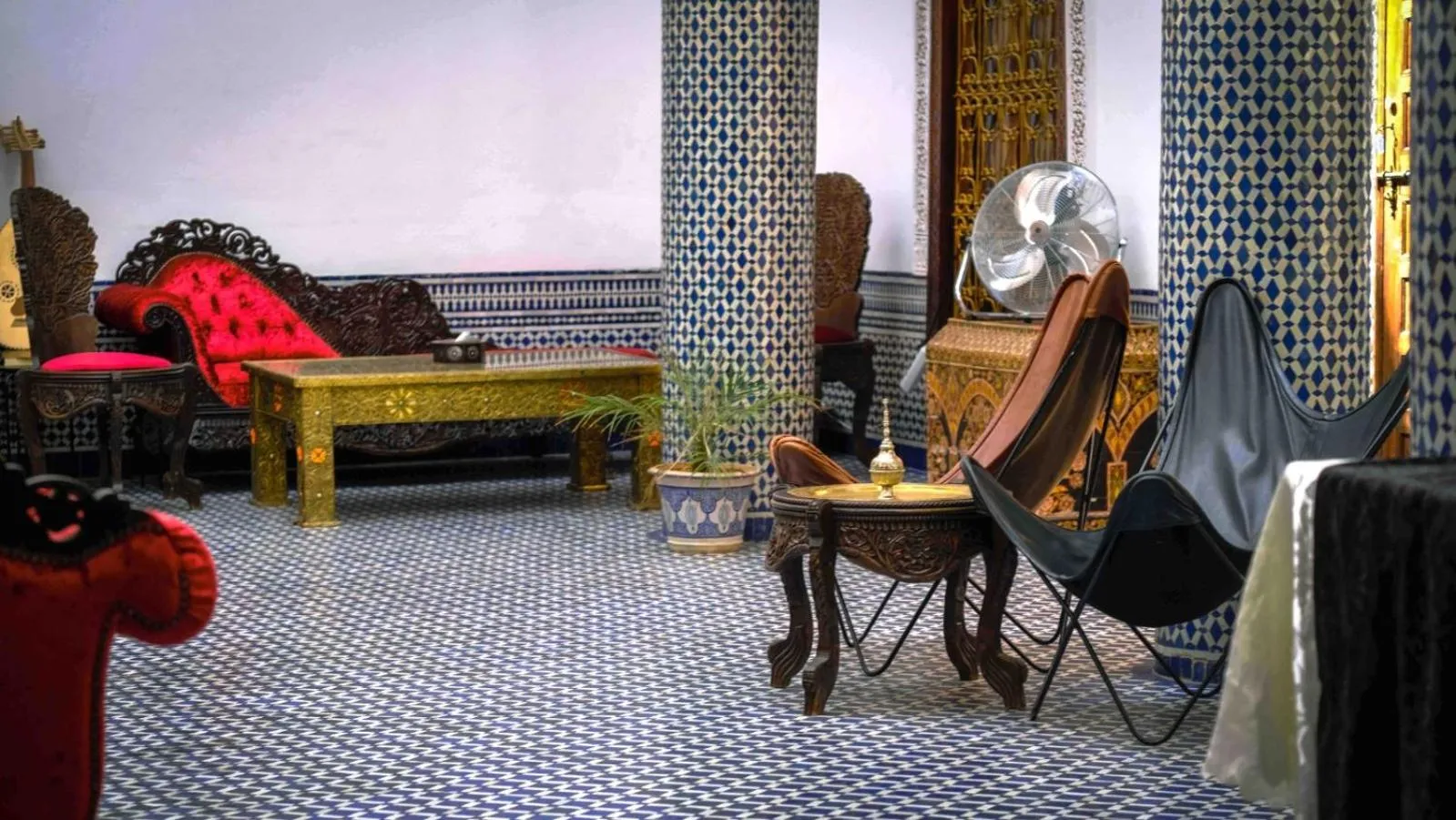 Living room in Palais Nazha Fes - Luxury Lodging