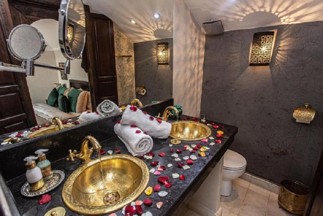Bathroom in Palais Nazha Fes - Luxury Lodging