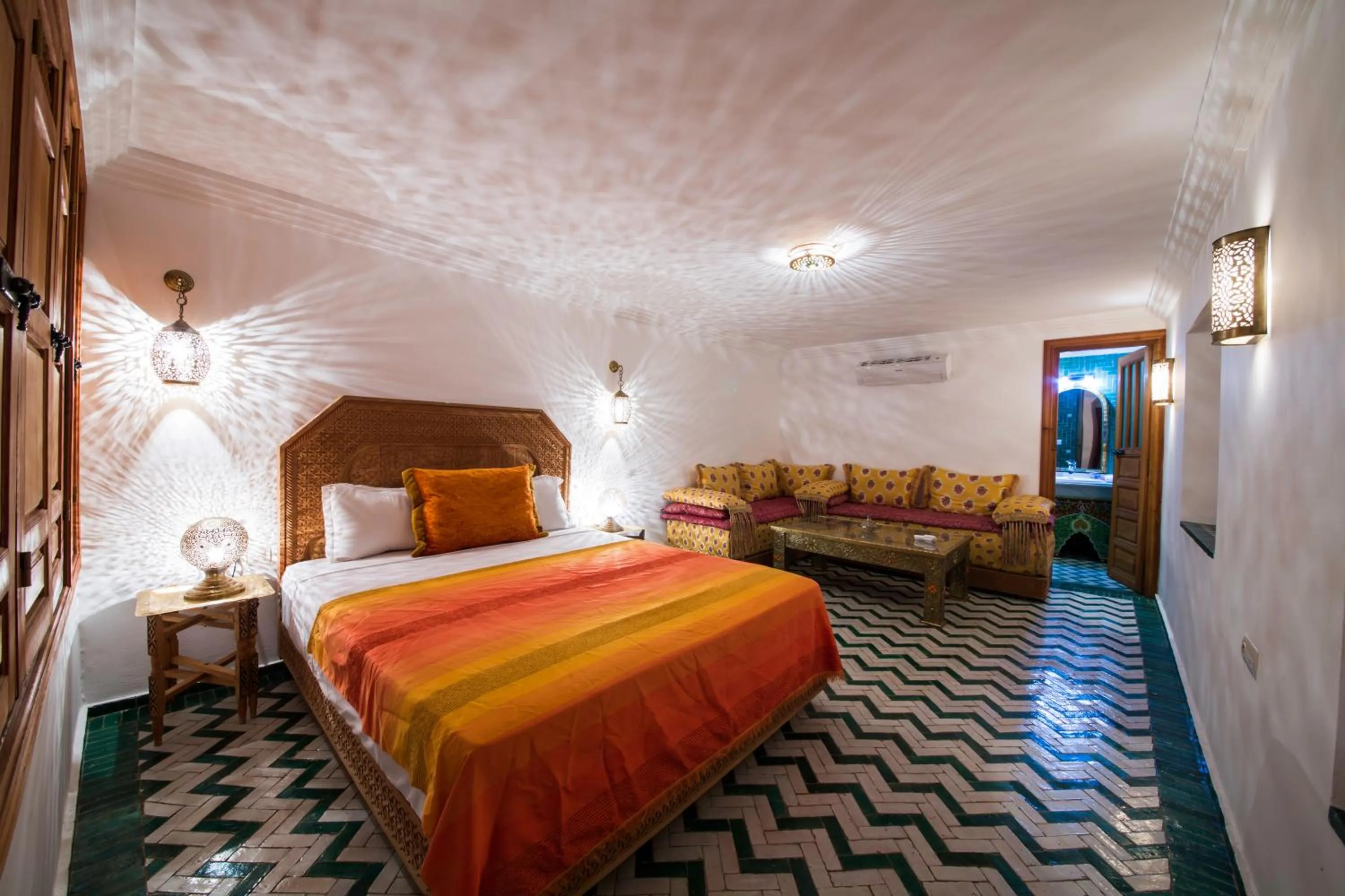 Bedroom, Bed in Palais Nazha Fes - Luxury Lodging
