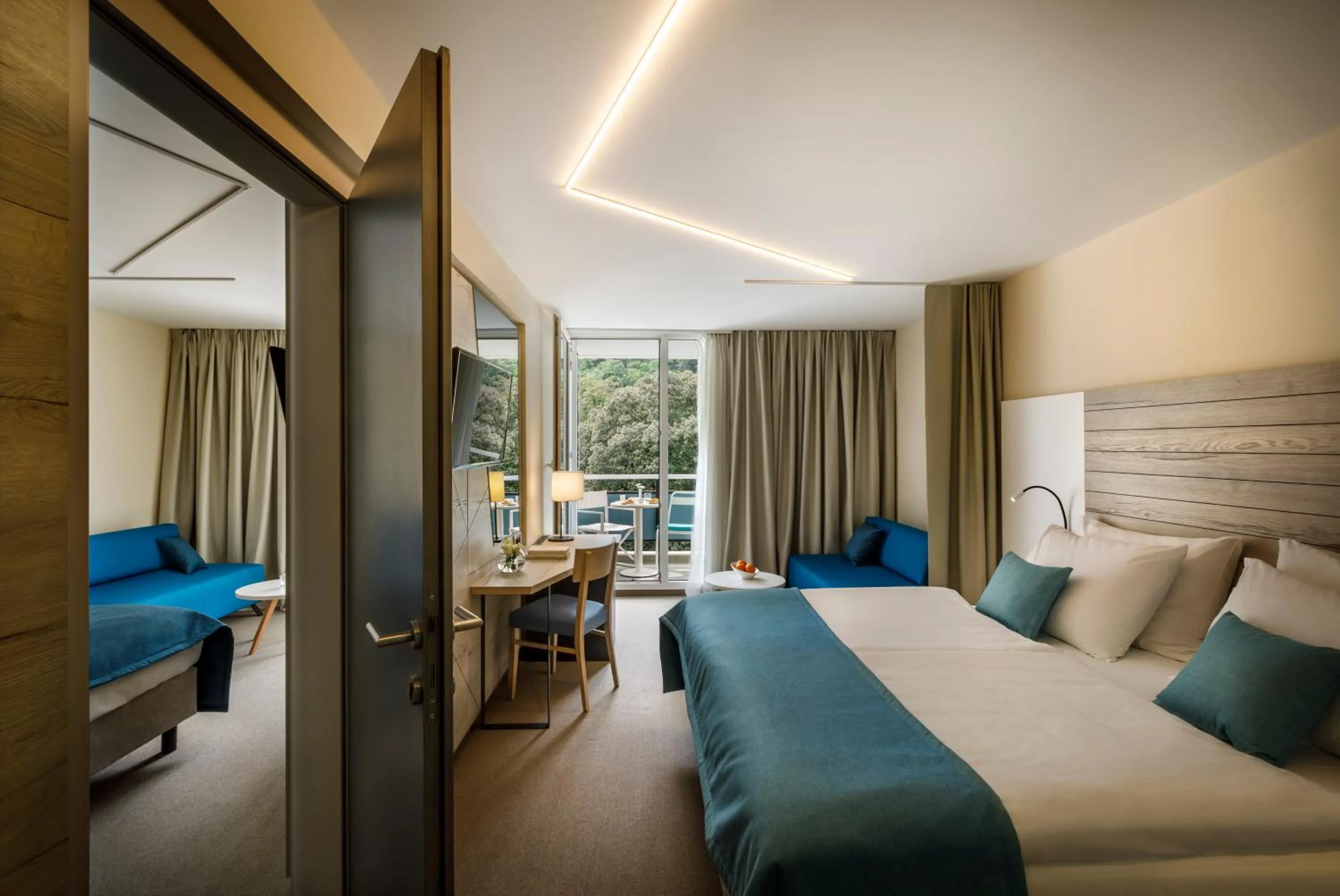 Balcony/Terrace, Bed in Hotel Marina - Liburnia