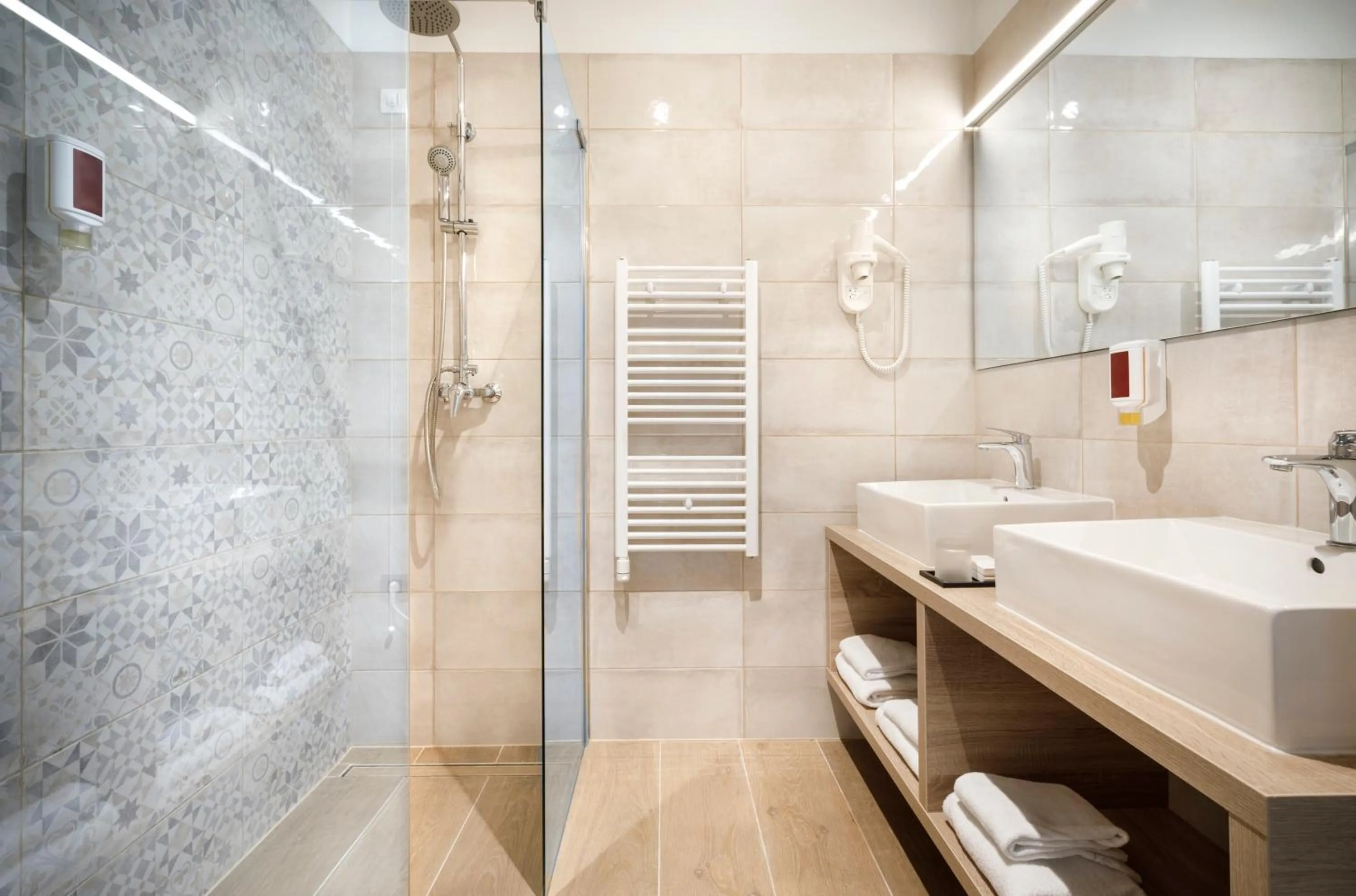 Shower in Hotel Marina - Liburnia