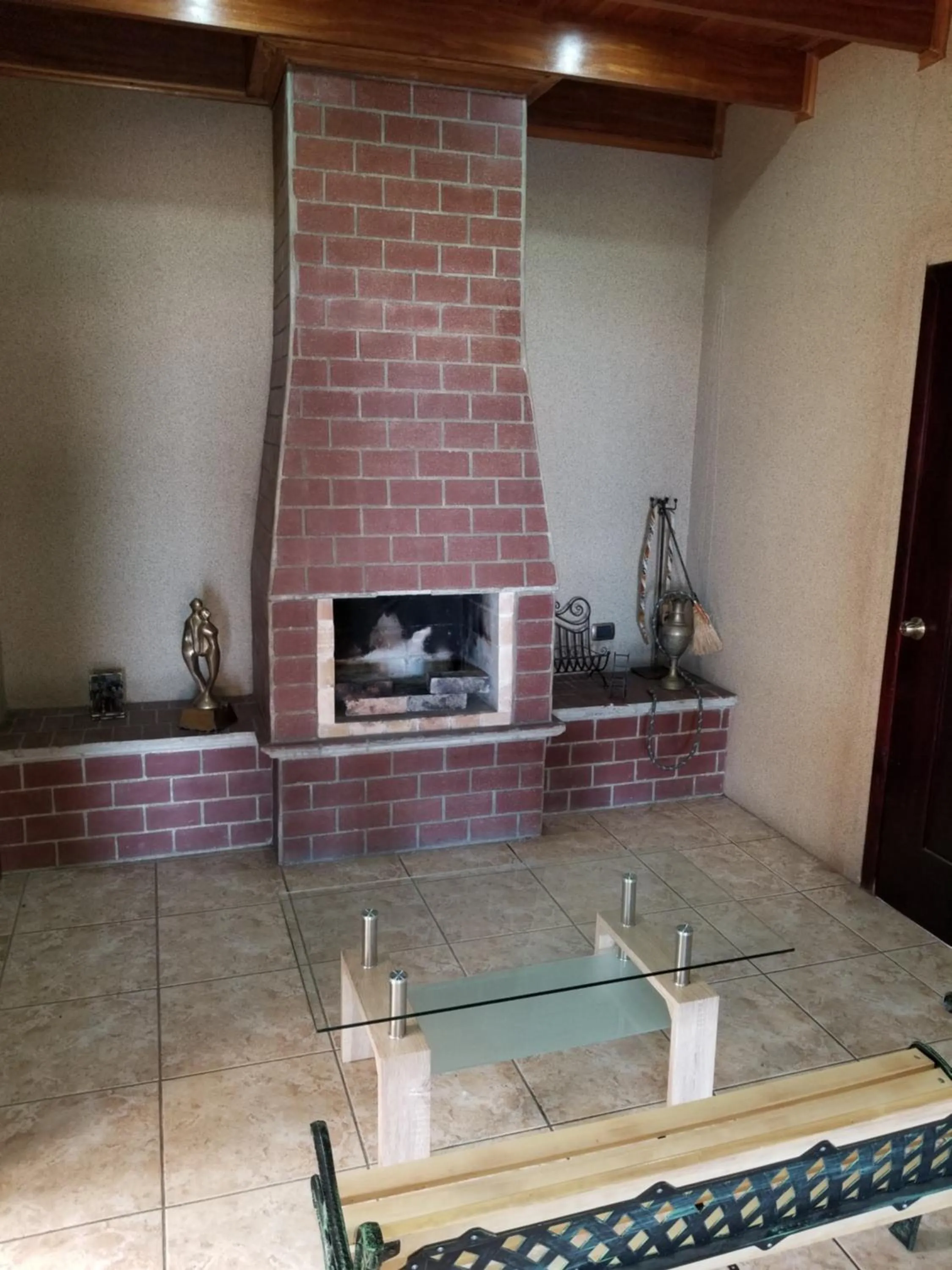 Seating area in Hotel Monte Campana Escazu