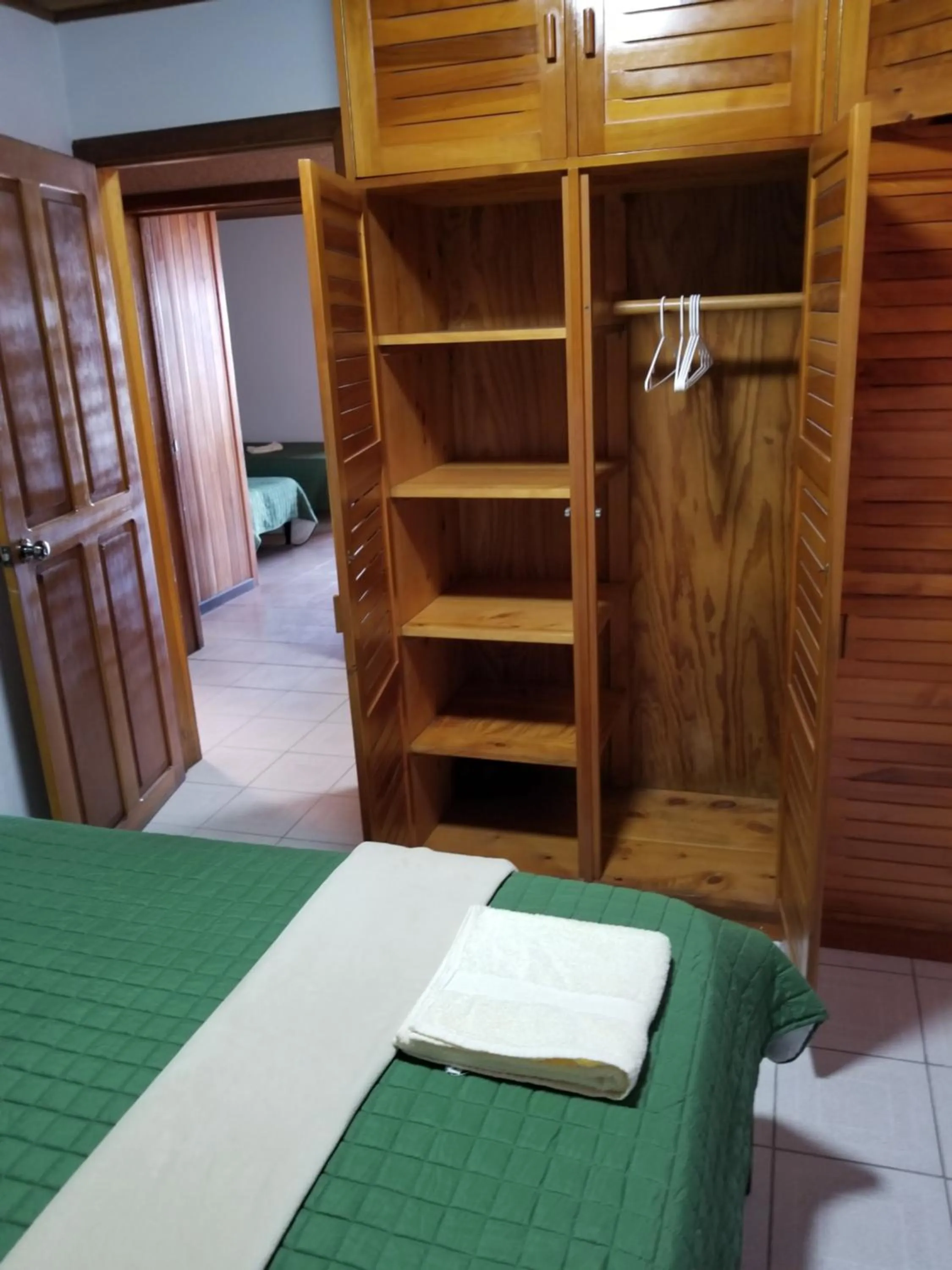 Bedroom, Bed in Hotel Monte Campana Escazu