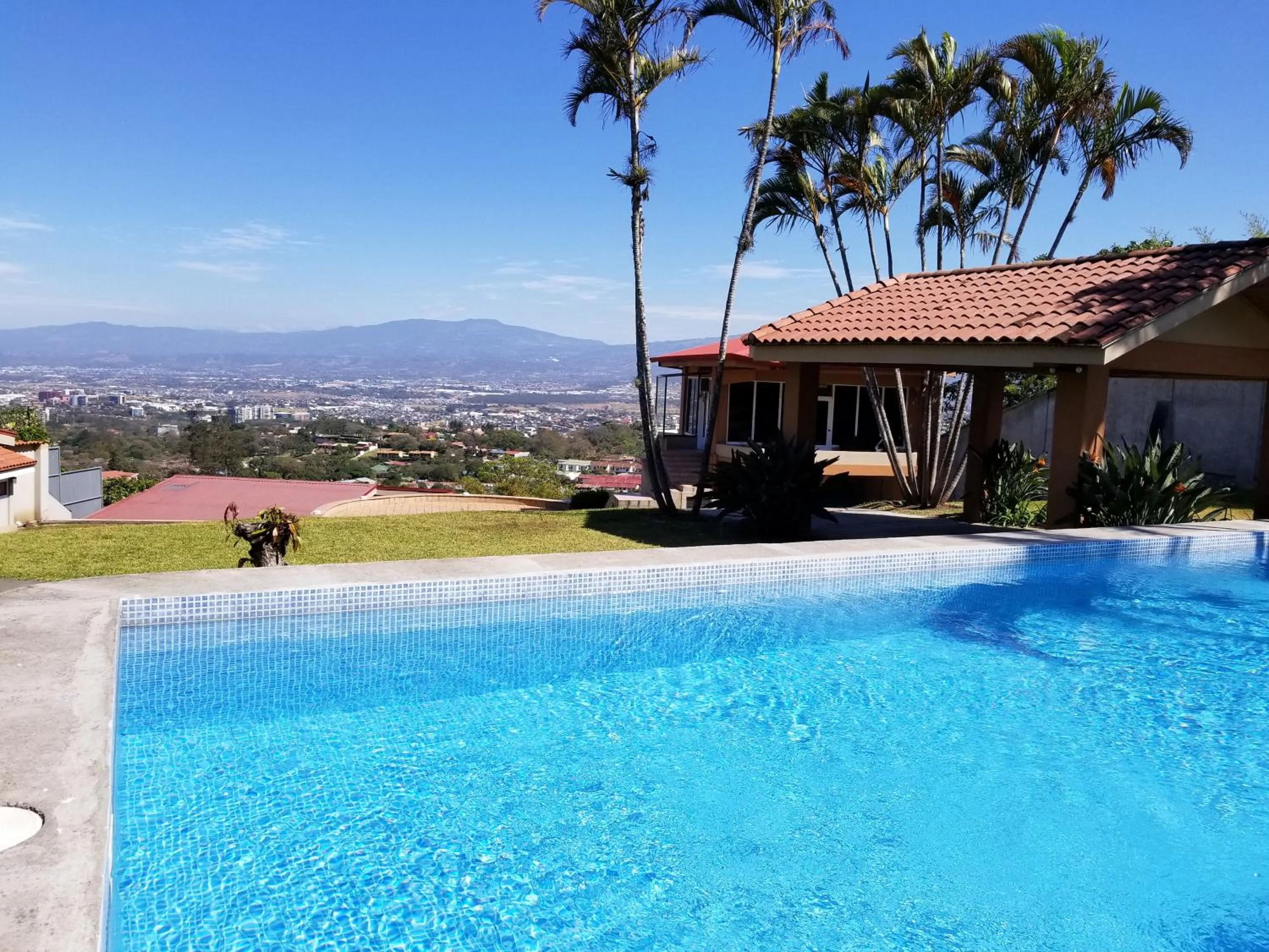 Property building in Hotel Monte Campana Escazu