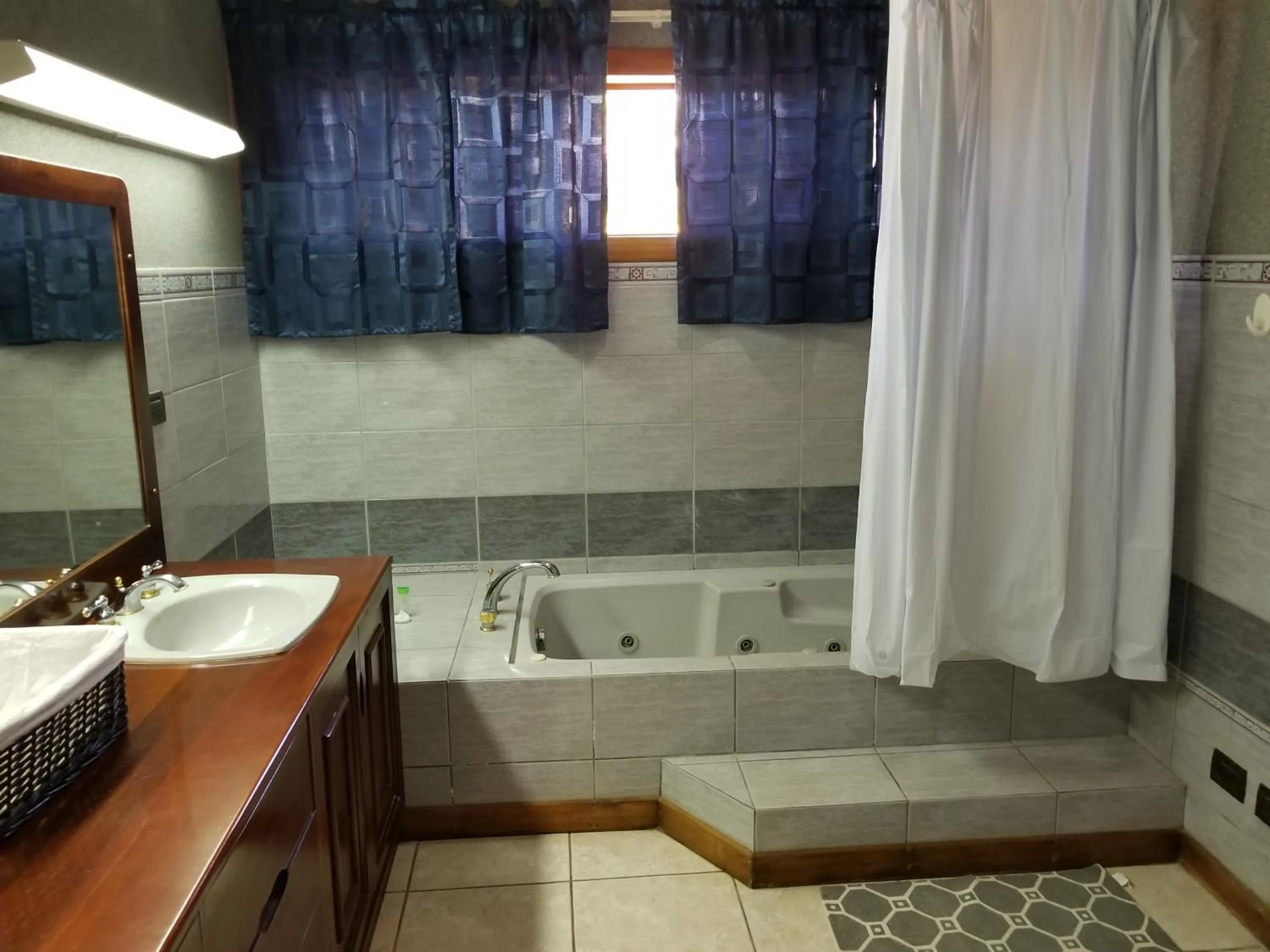 Bathroom in Hotel Monte Campana Escazu