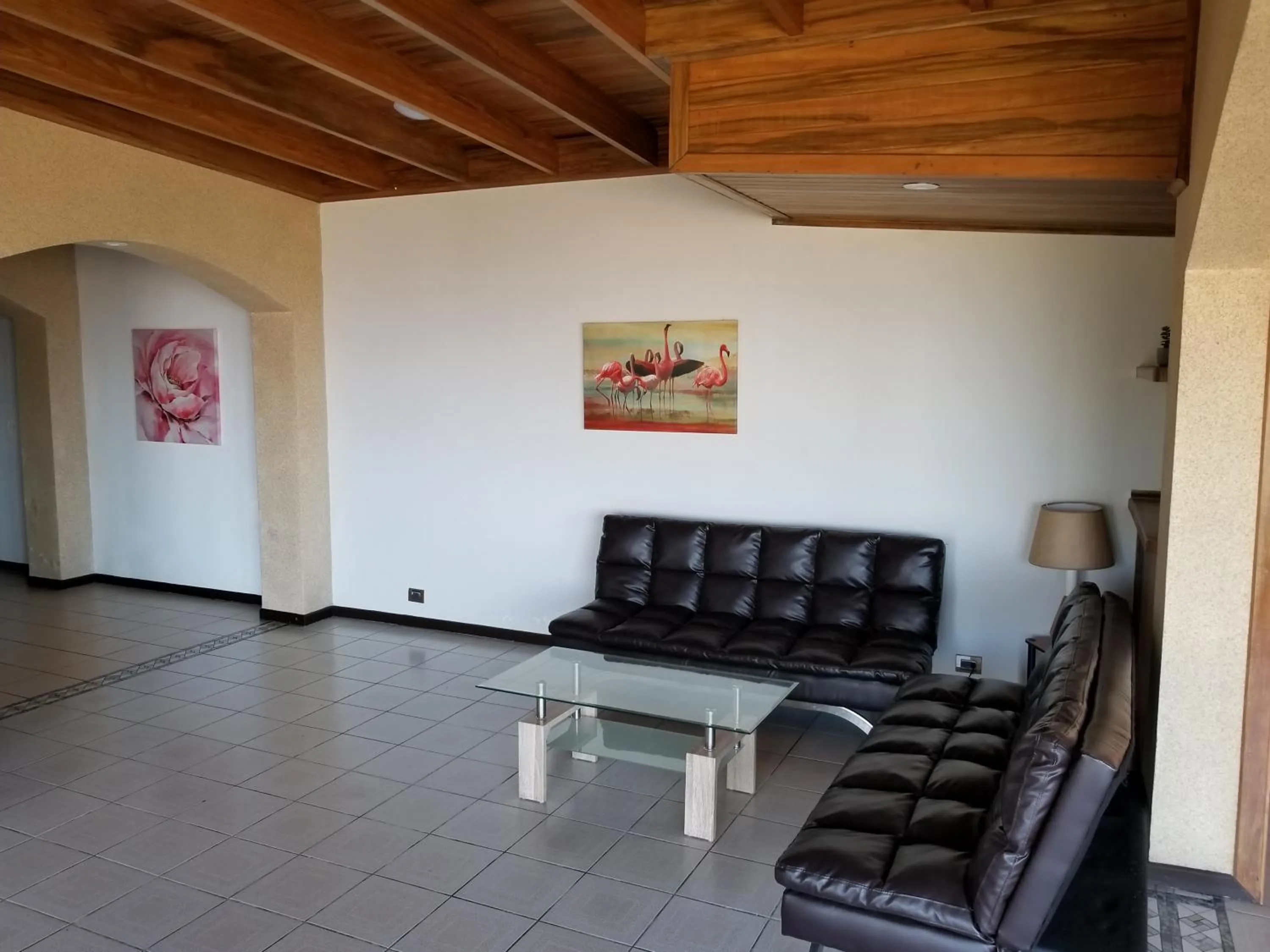 Seating area in Hotel Monte Campana Escazu