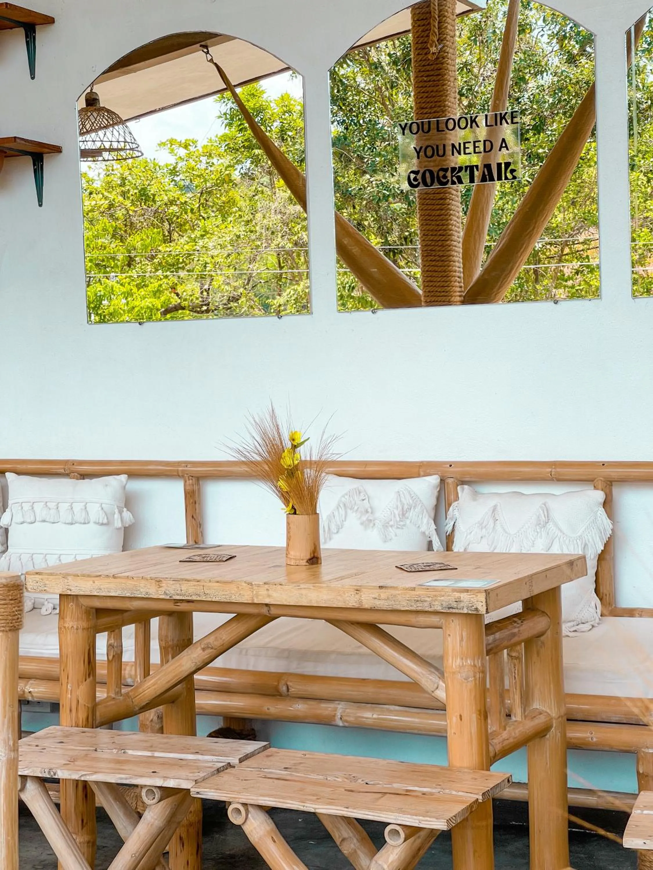 Restaurant/places to eat in Vela Terraces Hotel