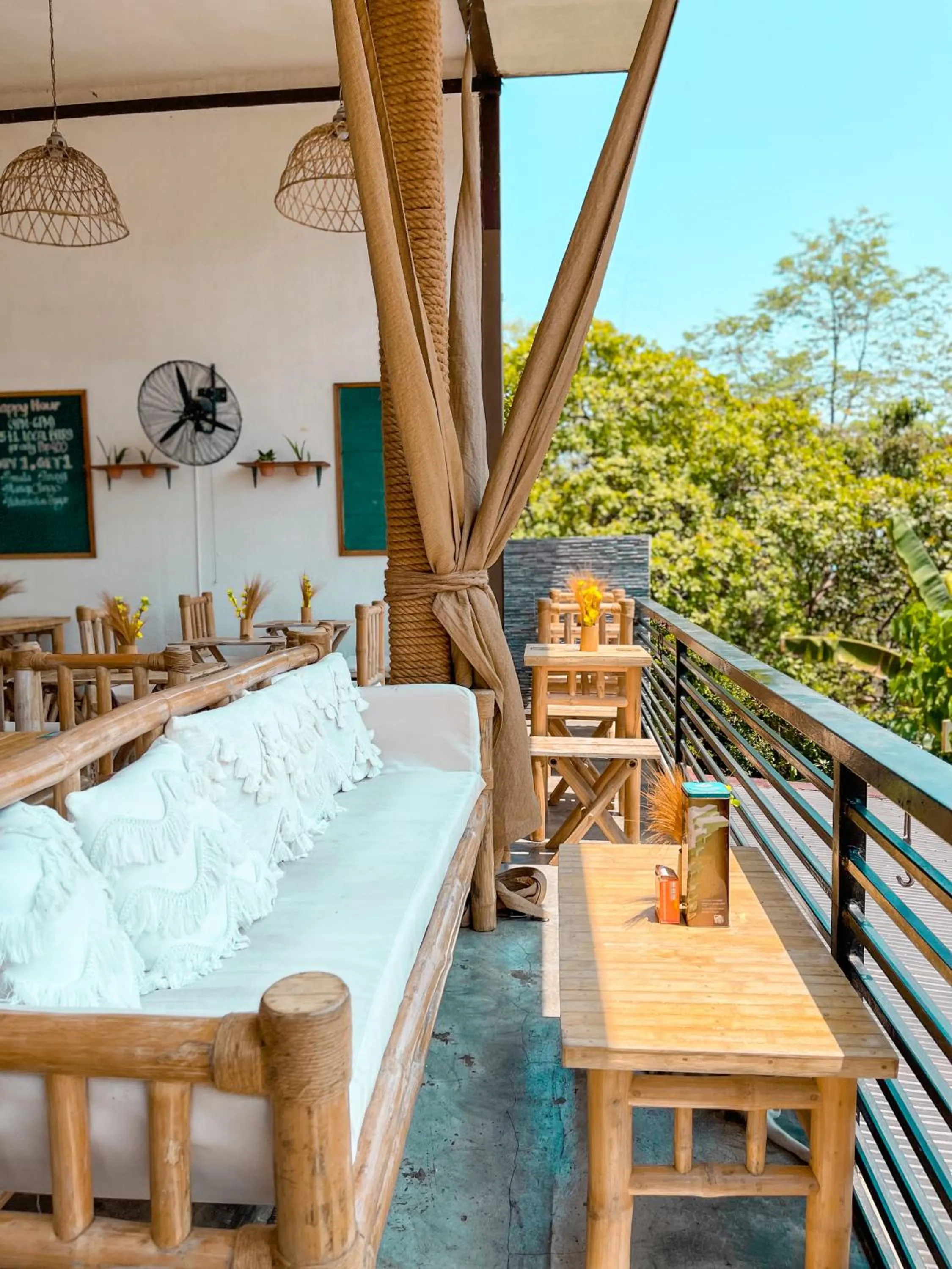 Restaurant/places to eat in Vela Terraces Hotel