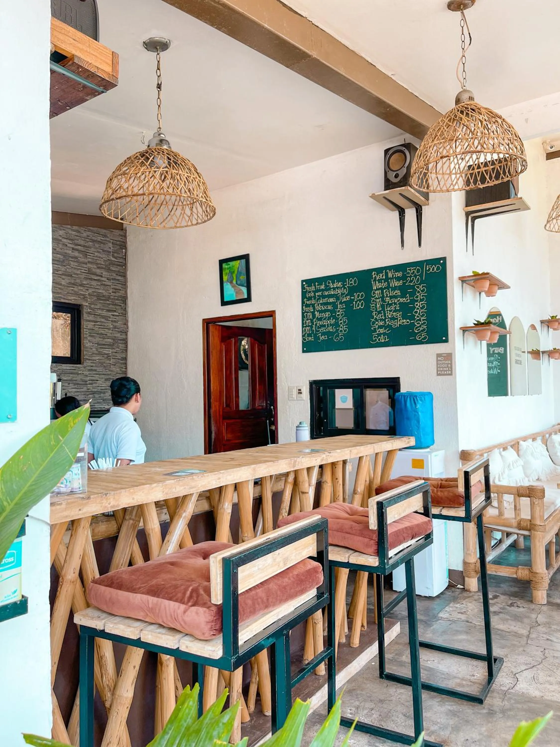 Restaurant/places to eat in Vela Terraces Hotel