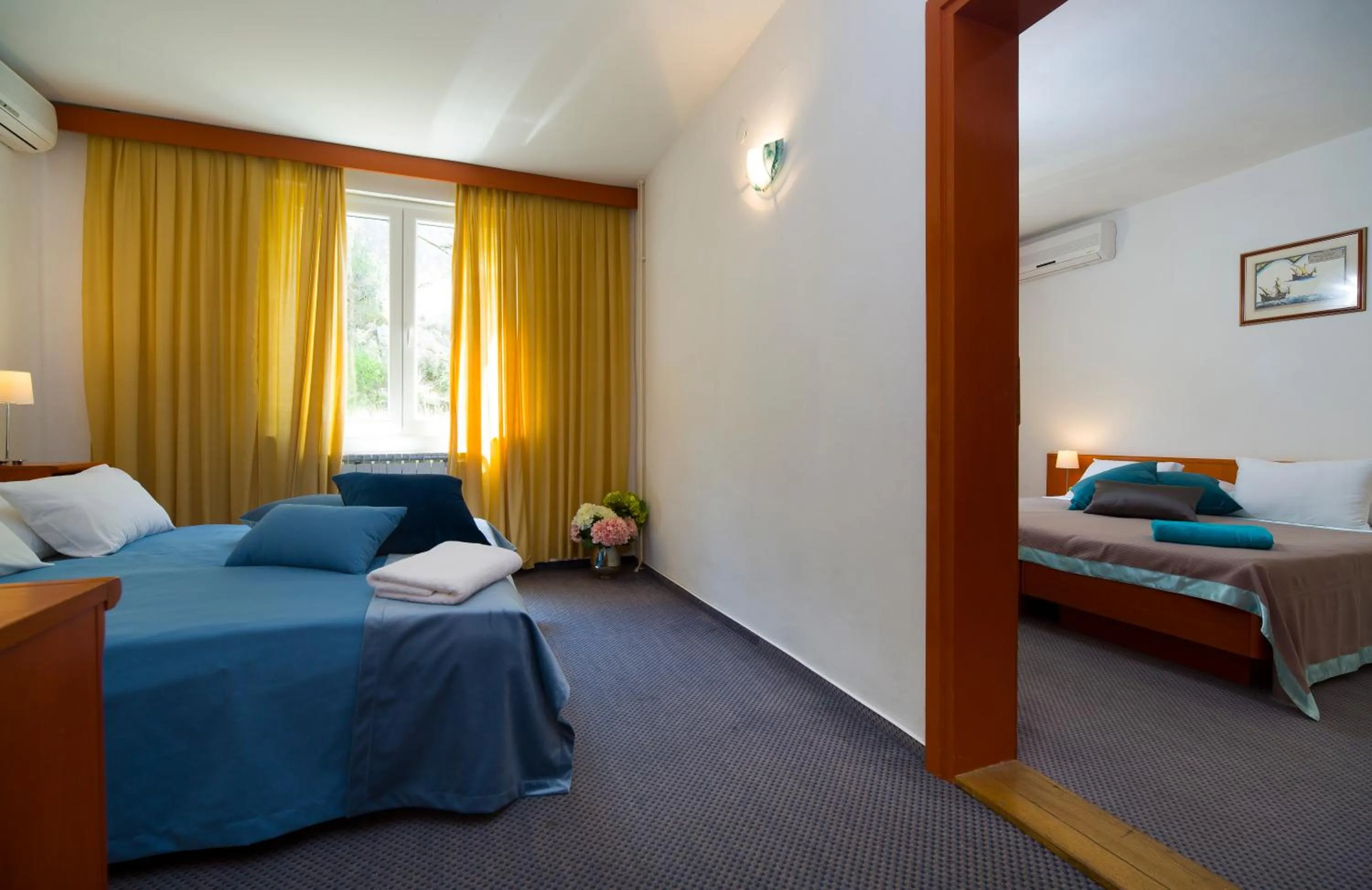 Bedroom, Bed in Hotel Faraon