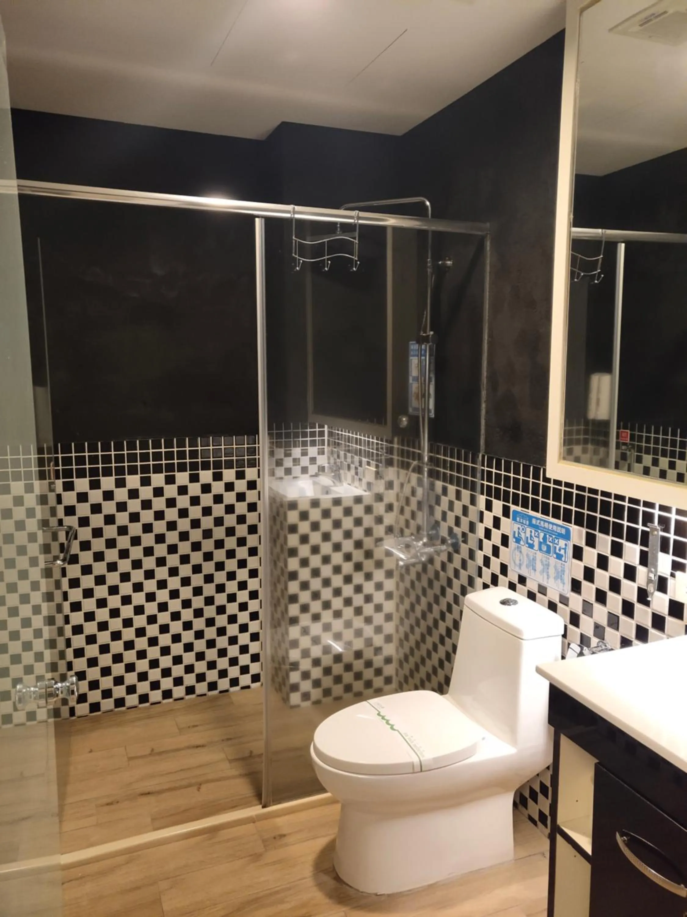 Empire Pacific Hotel龍潭科學園區 六福村 幼獅工業園區 長租旅居