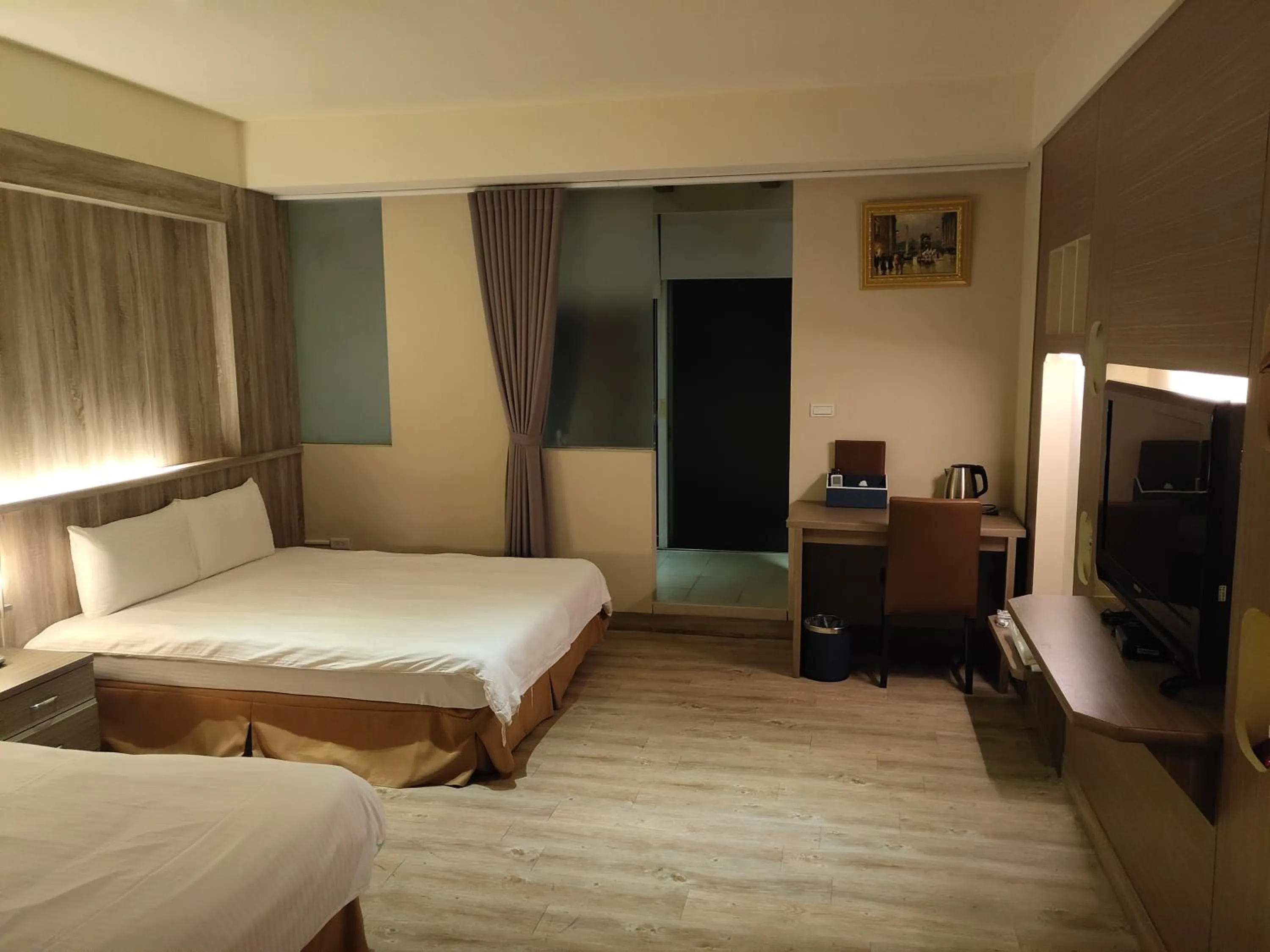 Bed in Empire Pacific Hotel龍潭科學園區 六福村 幼獅工業園區 長租旅居