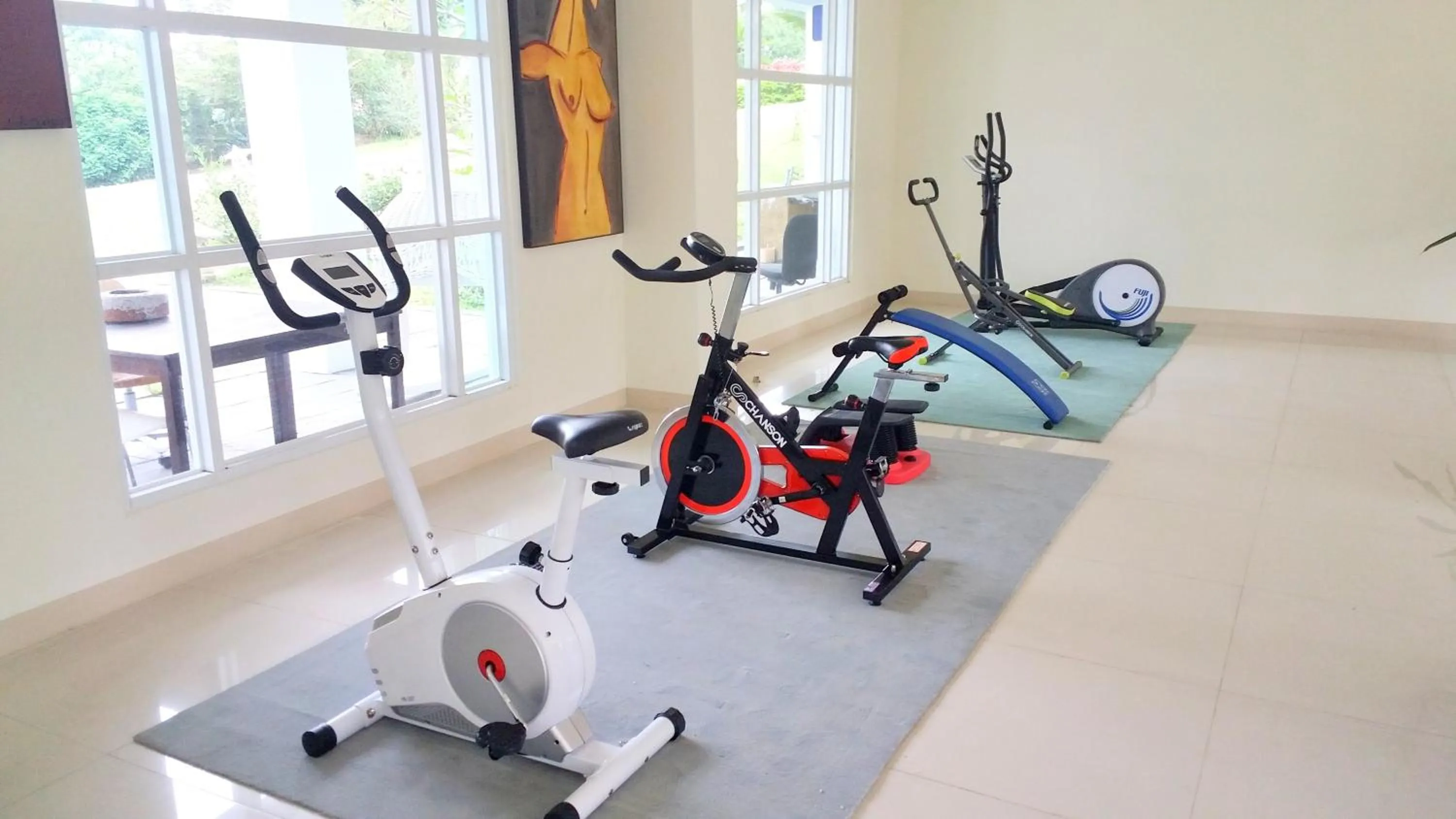 Fitness centre/facilities in Empire Pacific Hotel龍潭科學園區 六福村 幼獅工業園區 長租旅居