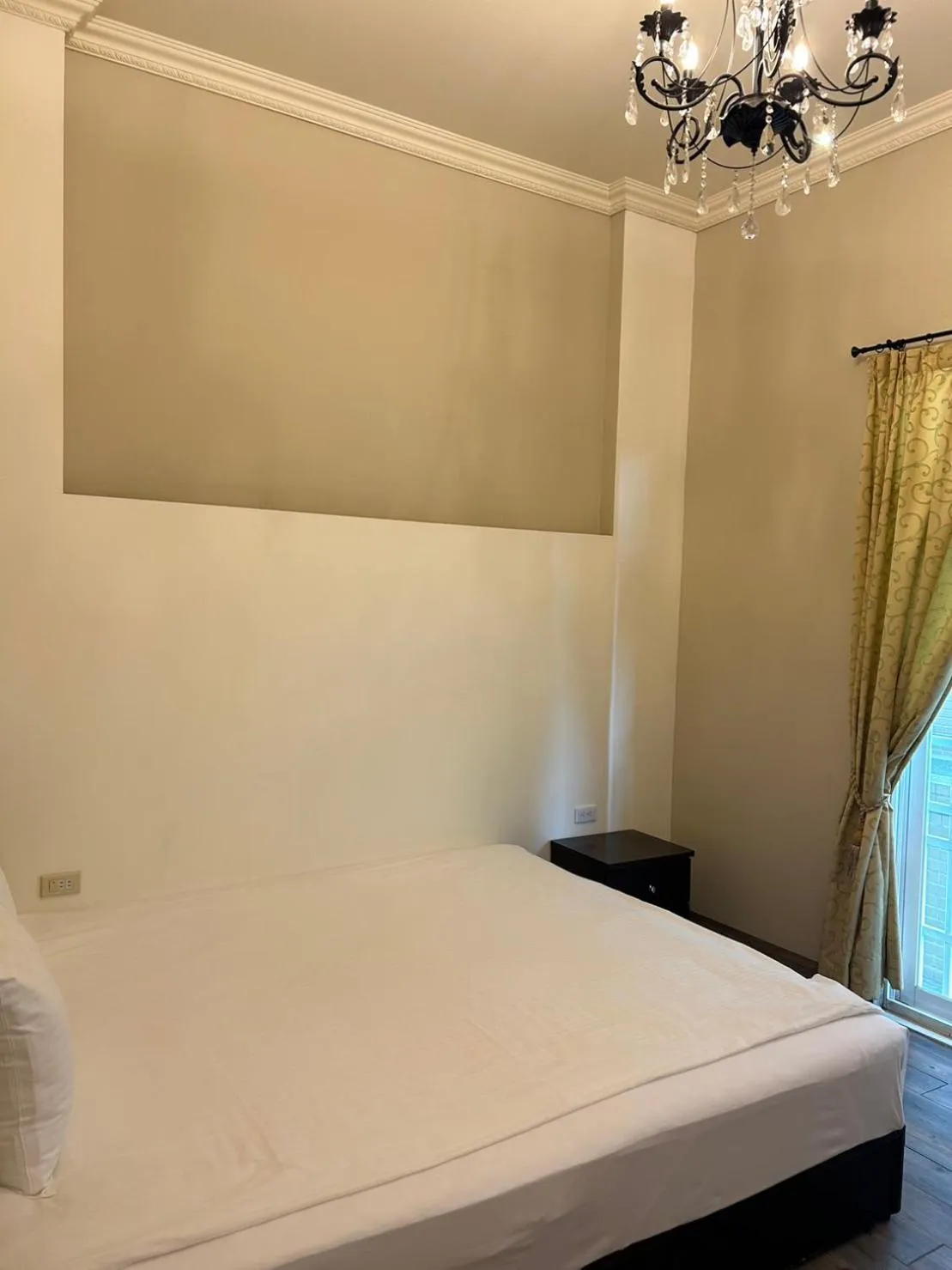 Bed in Empire Pacific Hotel龍潭科學園區 六福村 幼獅工業園區 長租旅居