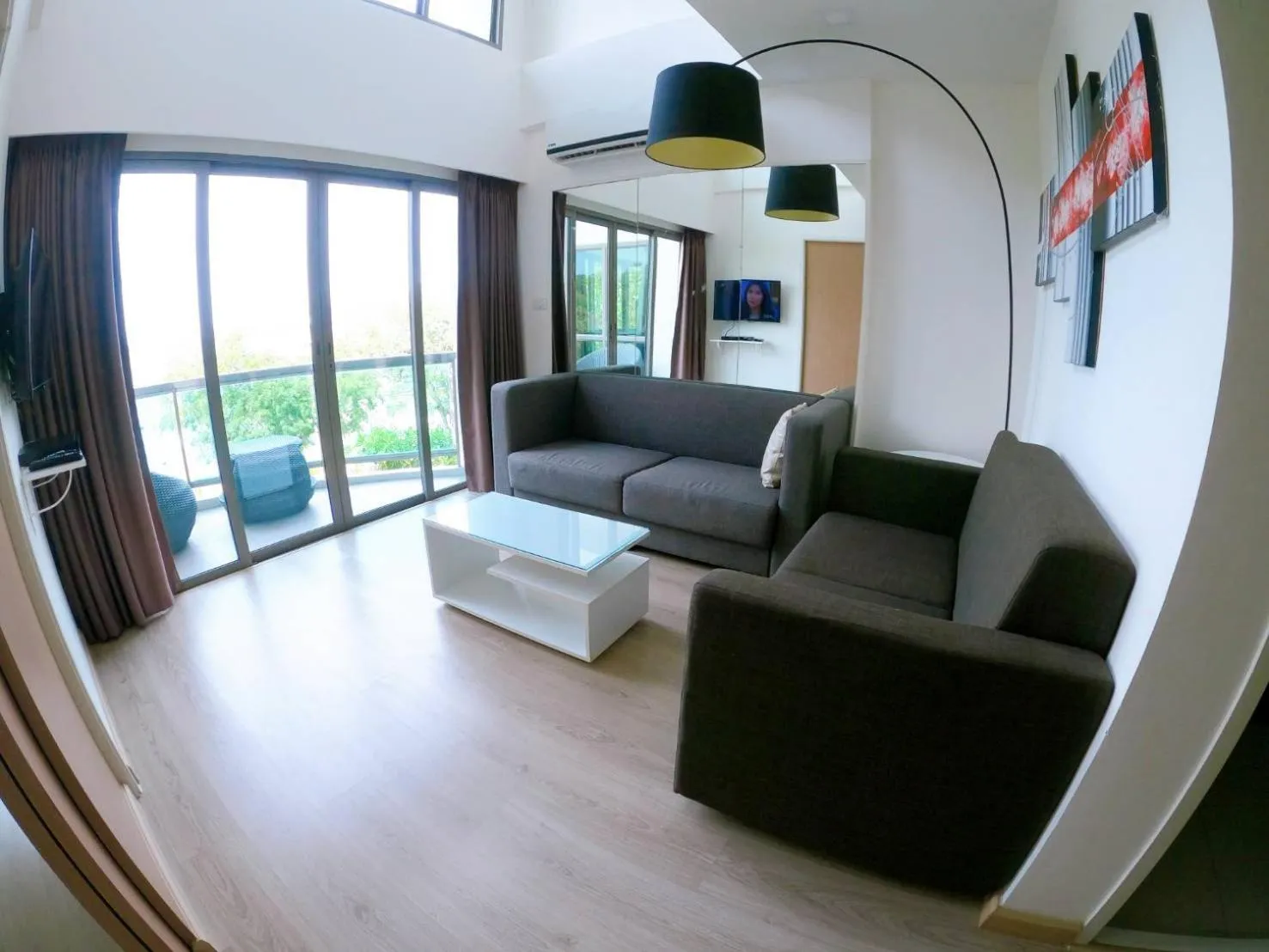 Living room in Sonrisa Srirachaที่พักติดทะเล