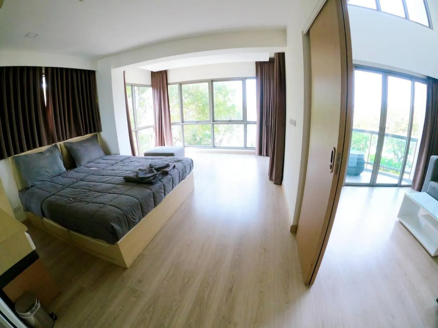 Photo of the whole room, Bed in Sonrisa Srirachaที่พักติดทะเล