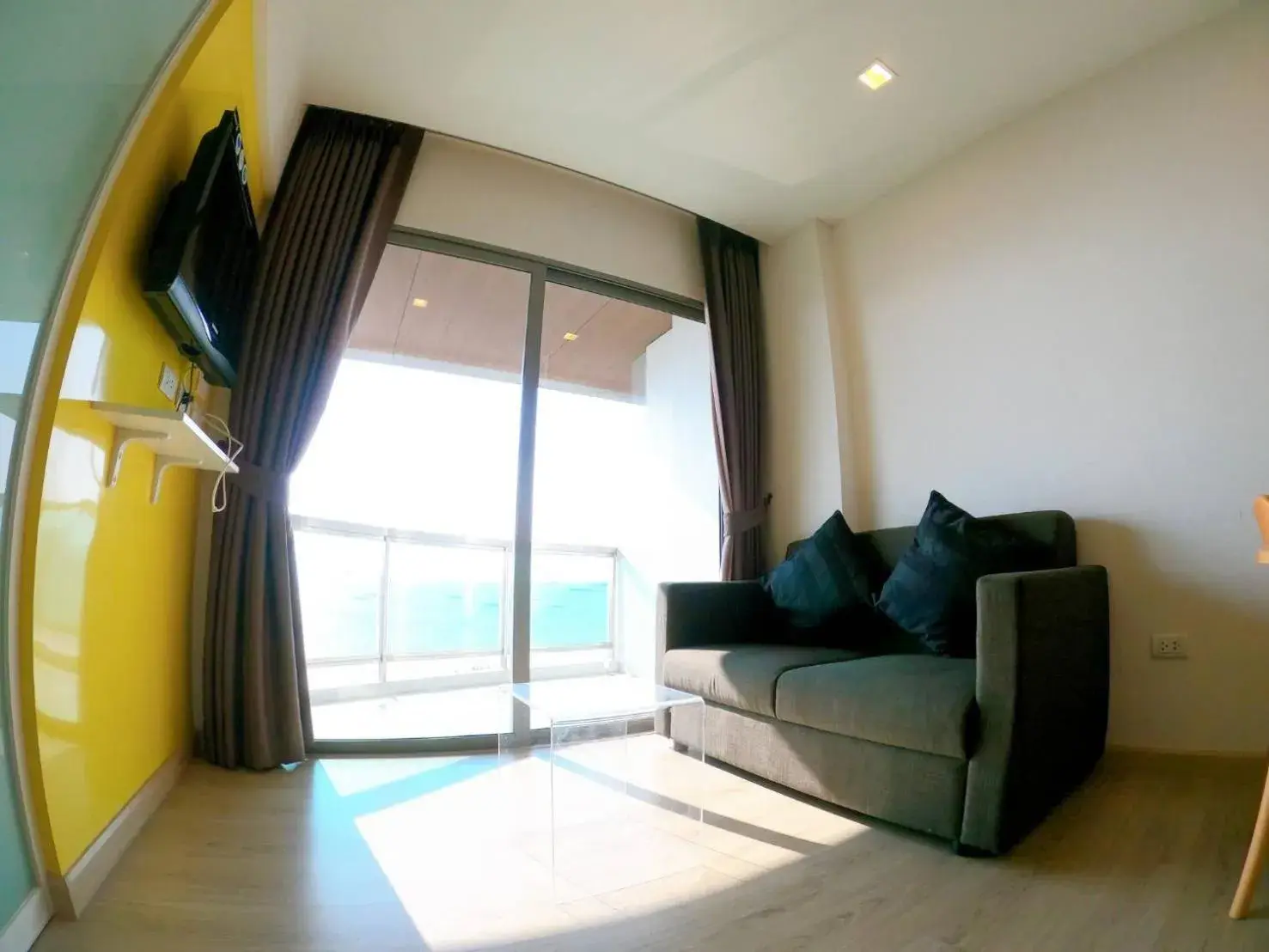 King Room with Sea View in Sonrisa Srirachaที่พักติดทะเล King Room with Sea View in Sonrisa Srirachaที่พักติดทะเล