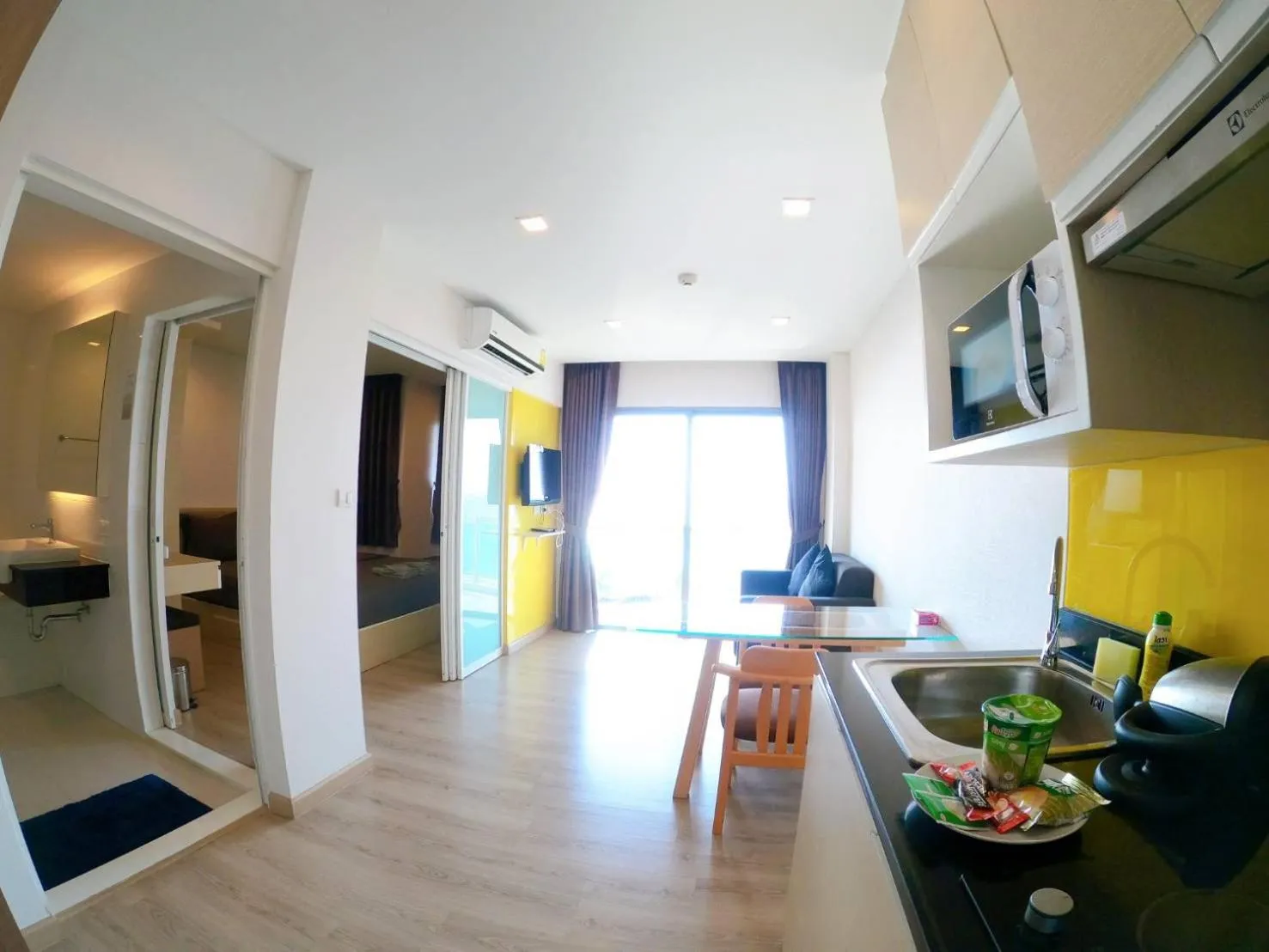 Living room in Sonrisa Srirachaที่พักติดทะเล