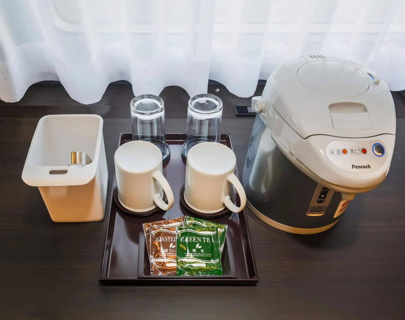 Coffee/tea facilities in KKR Hotel Osaka