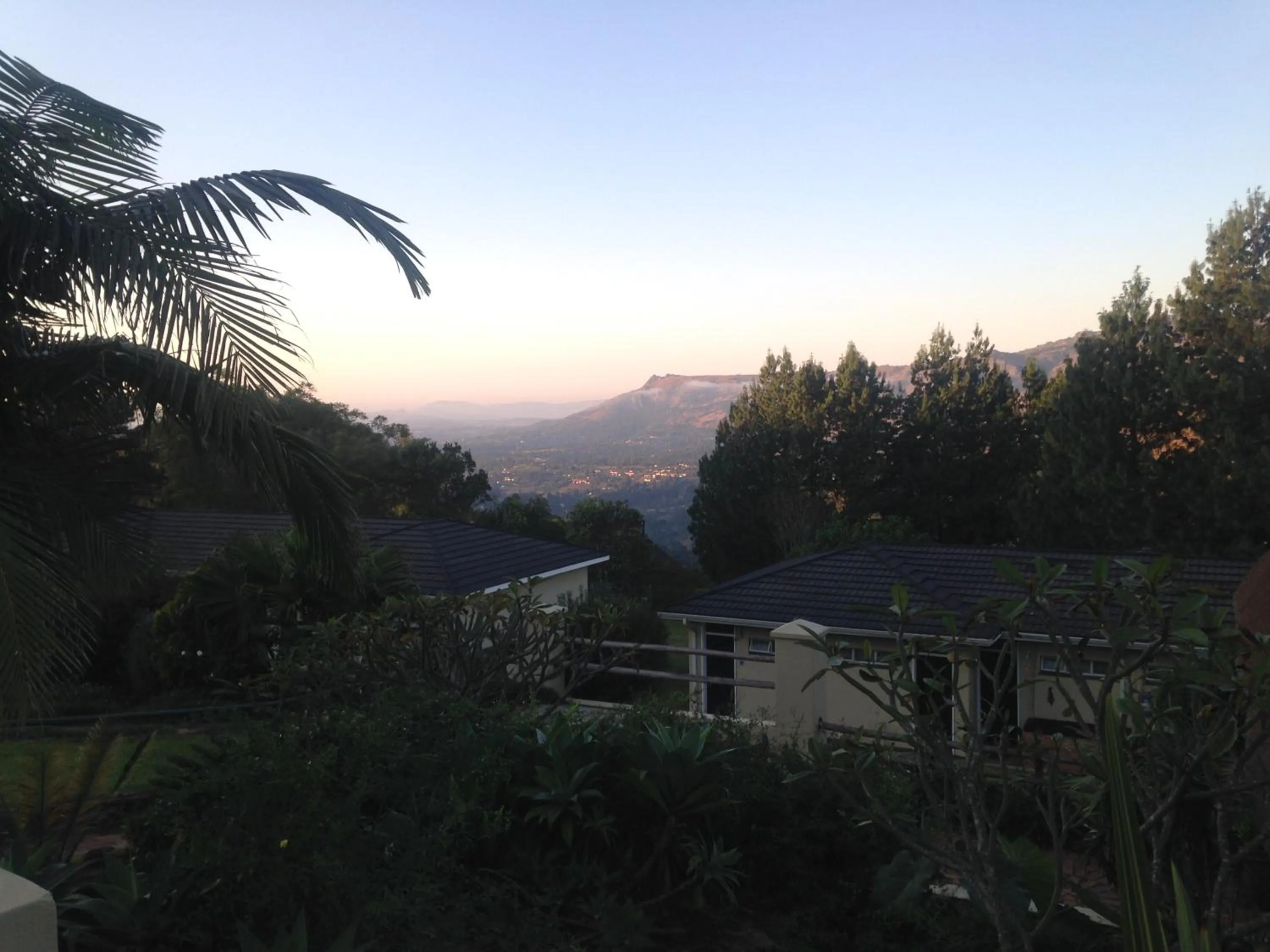 Mountain view in Emafini Country Lodge