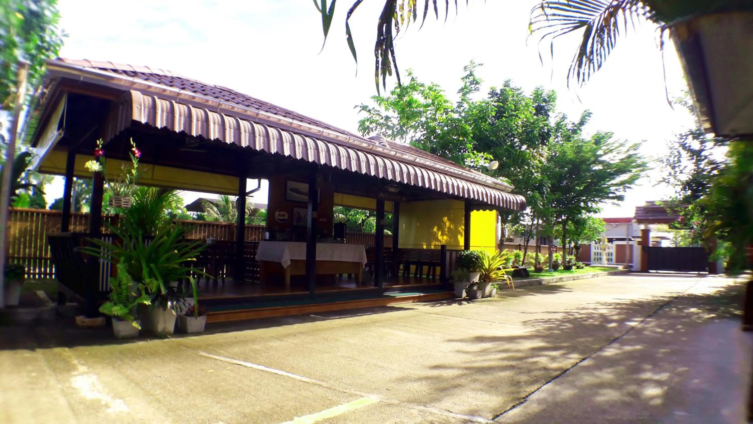 Khum Nakhon Hotel