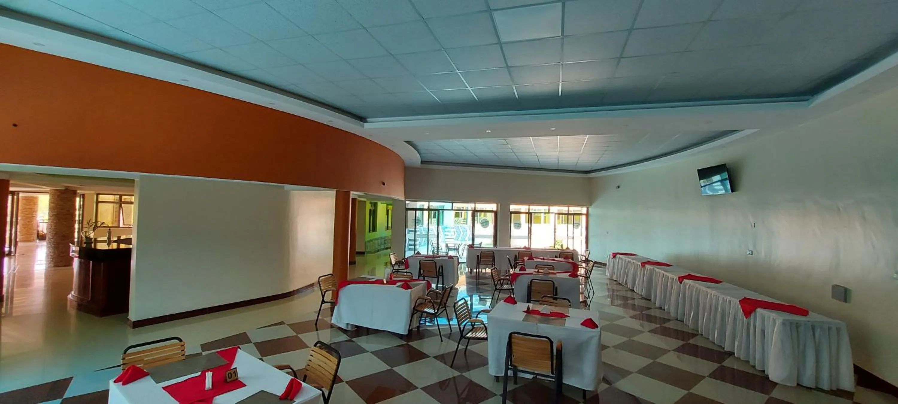 Restaurant/places to eat in Asamar Country Resort