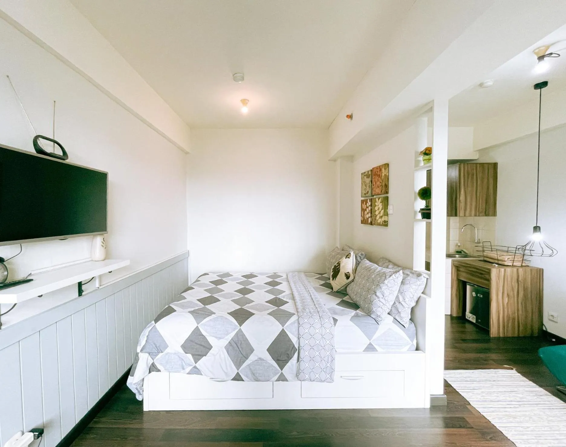 Bedroom, Bed in The Satu Stay - Apartemen SGV