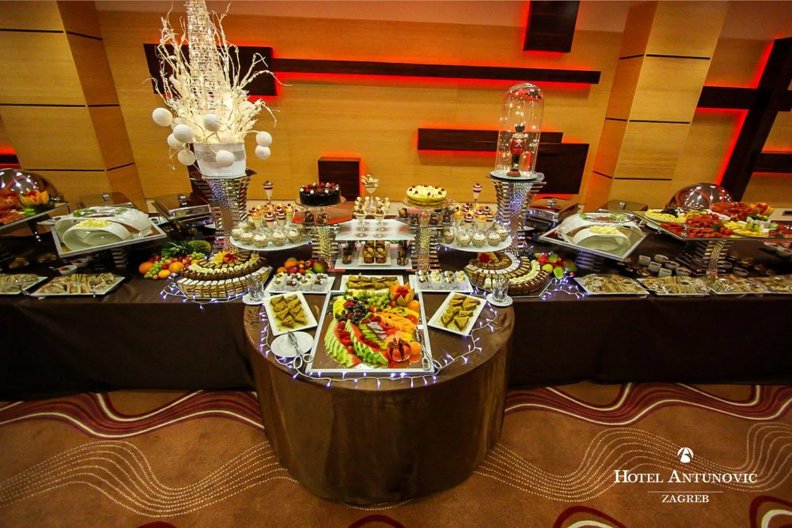 Restaurant/places to eat in Hotel Antunovic Zagreb