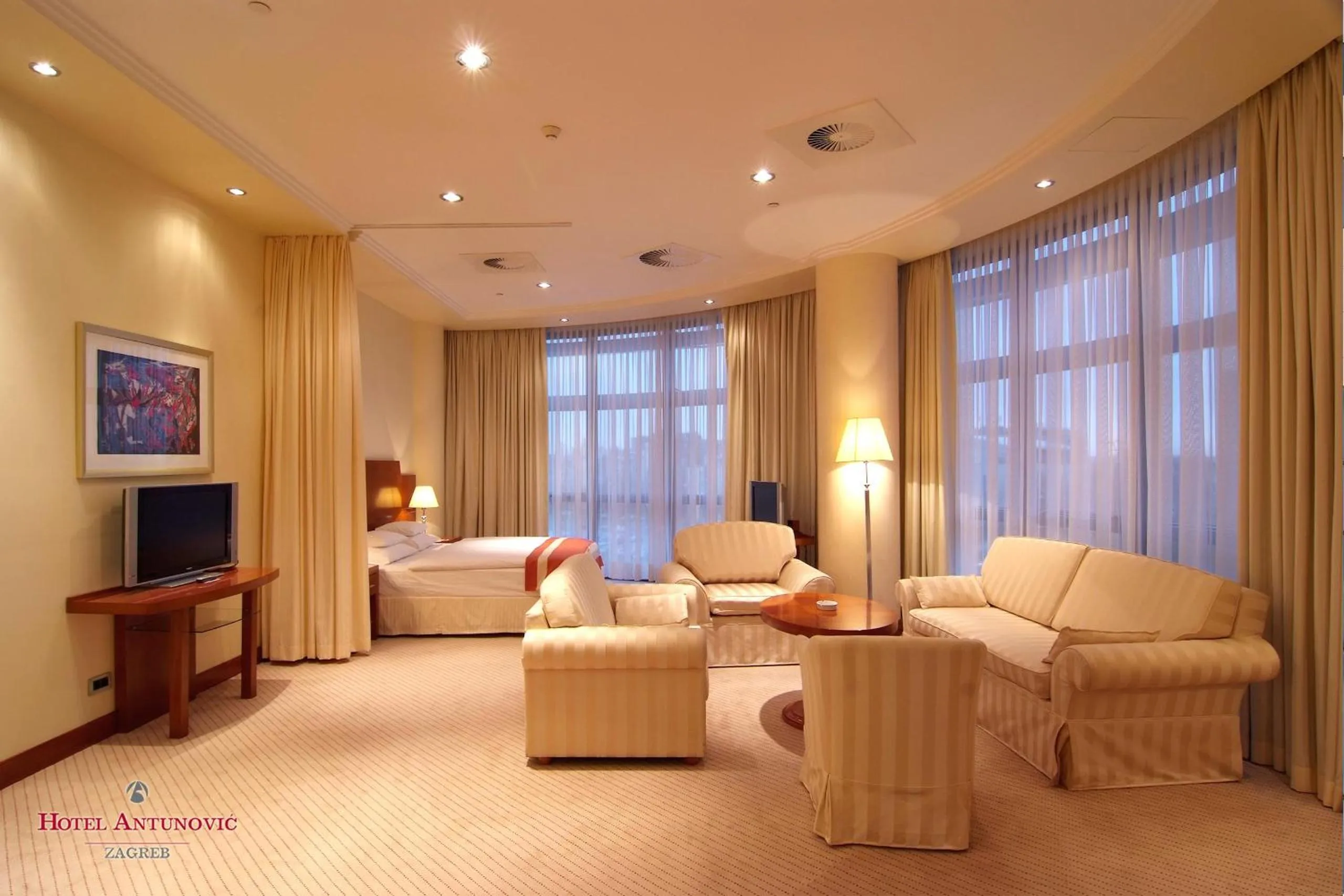 Photo of the whole room in Hotel Antunovic Zagreb