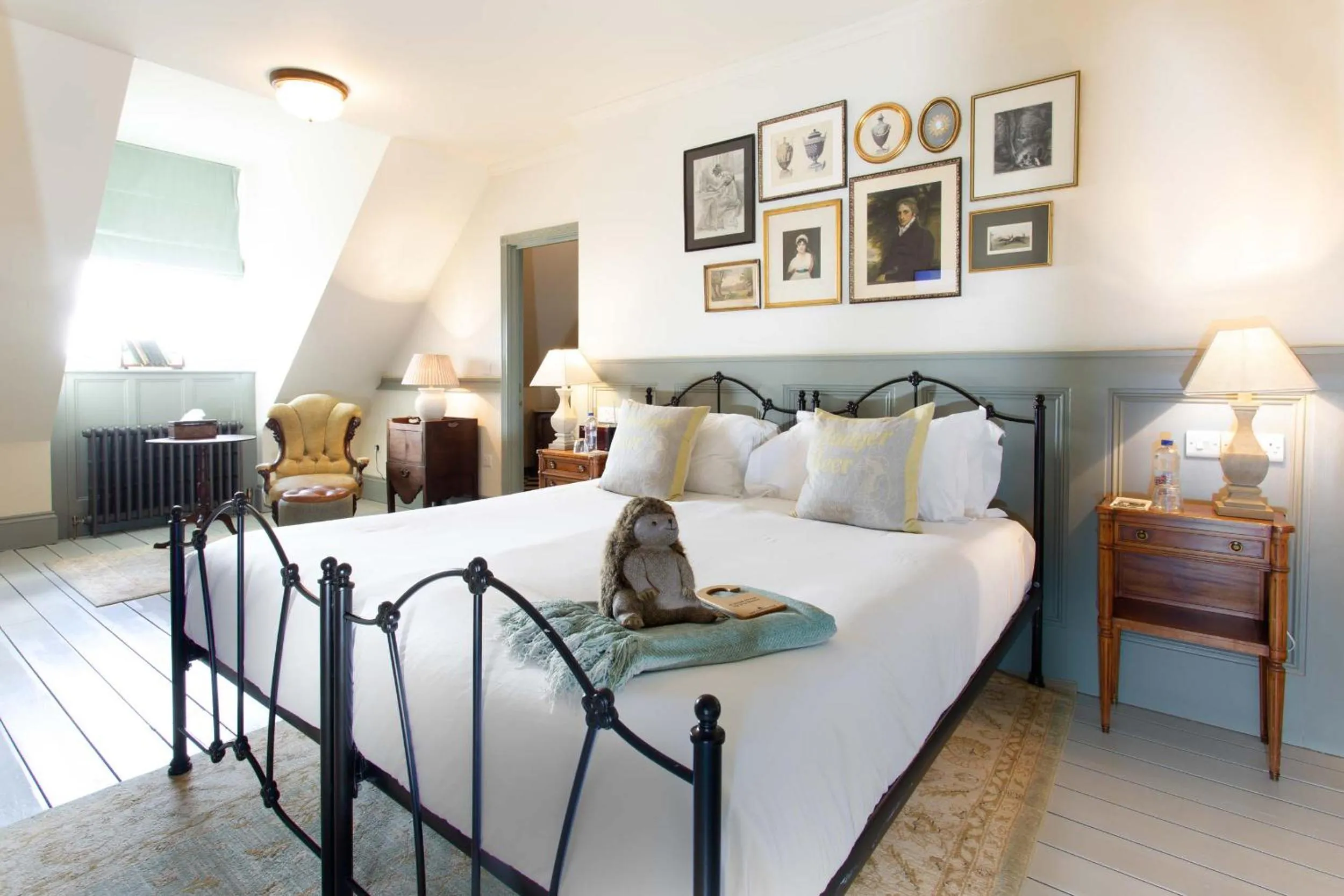 Bedroom, Bed in The Duchess of Cornwall