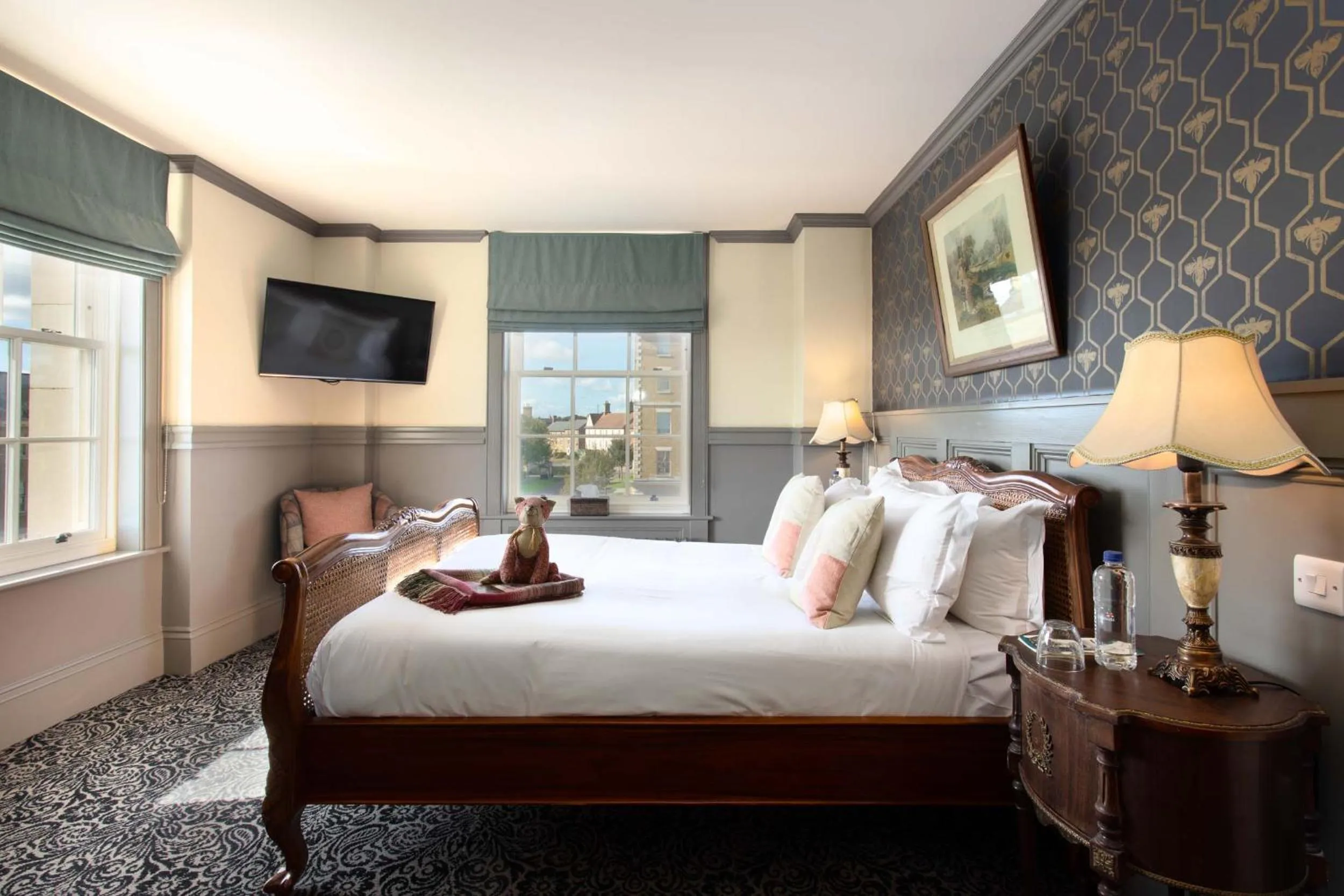 Bedroom, Bed in The Duchess of Cornwall