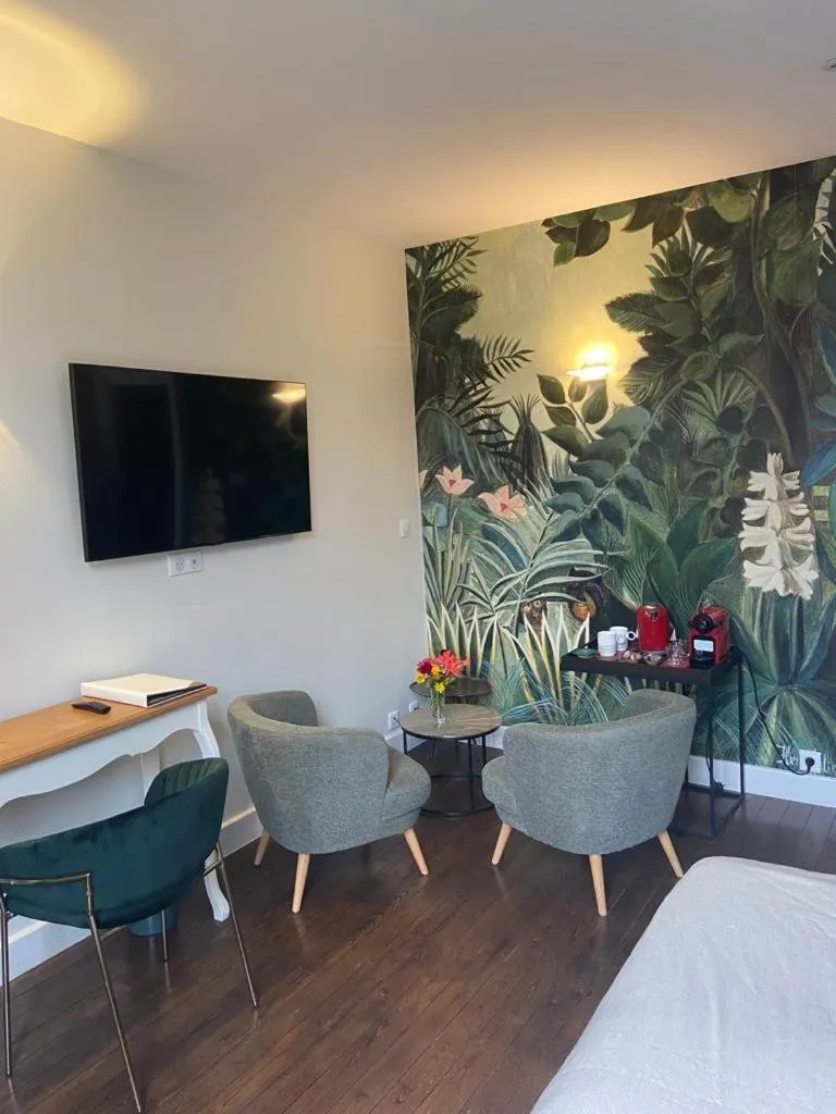 Seating area in Hôtel des Cymaises