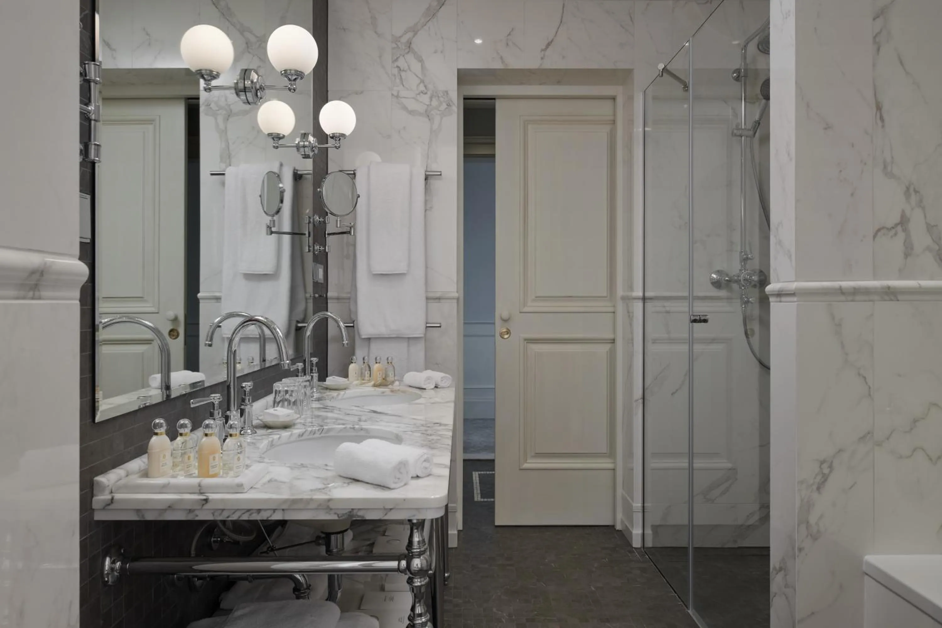 Bathroom in Palace Elisabeth Hvar Hotel - The Leading Hotels of the World