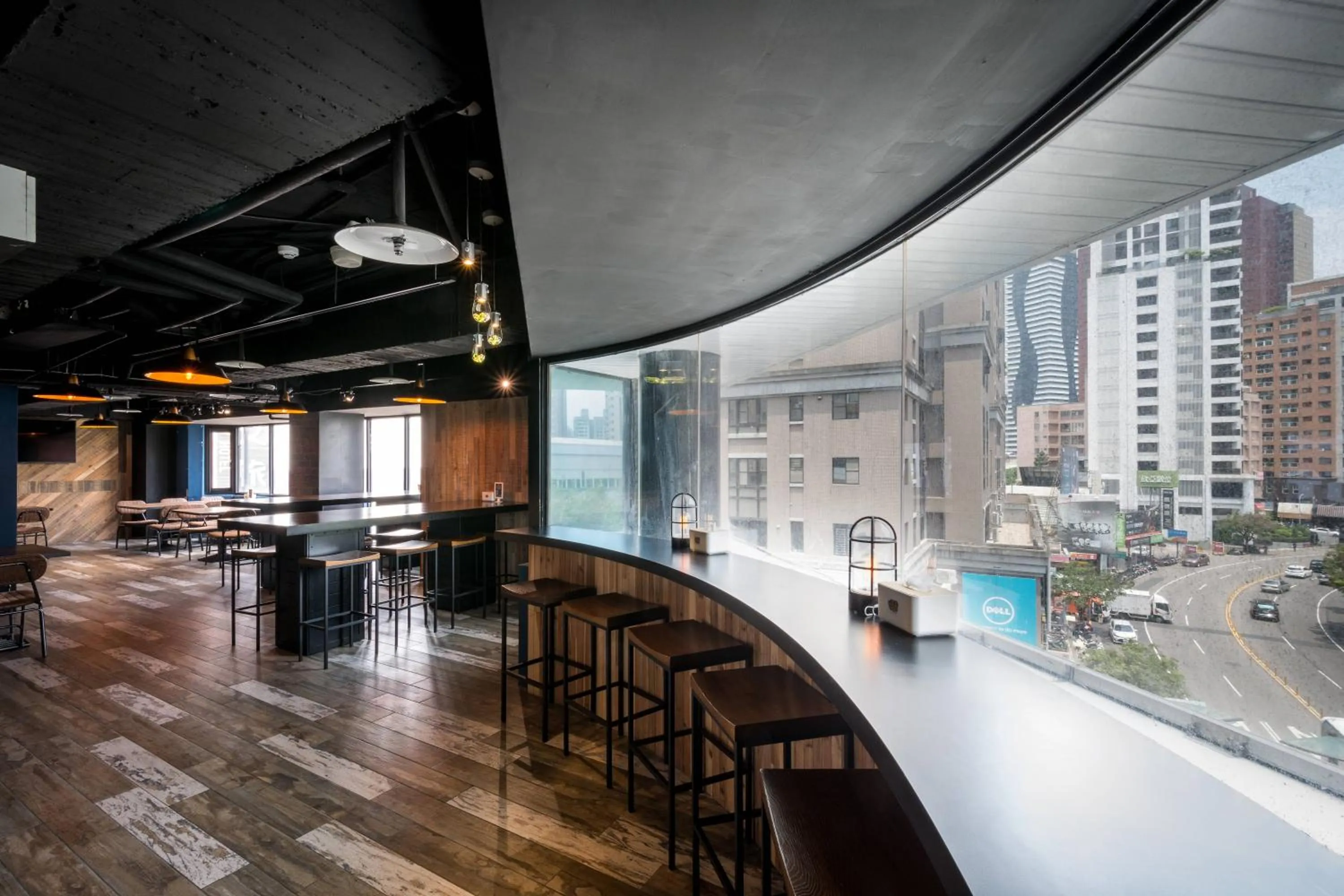 Restaurant/places to eat in Calligraphy Greenway Hotel