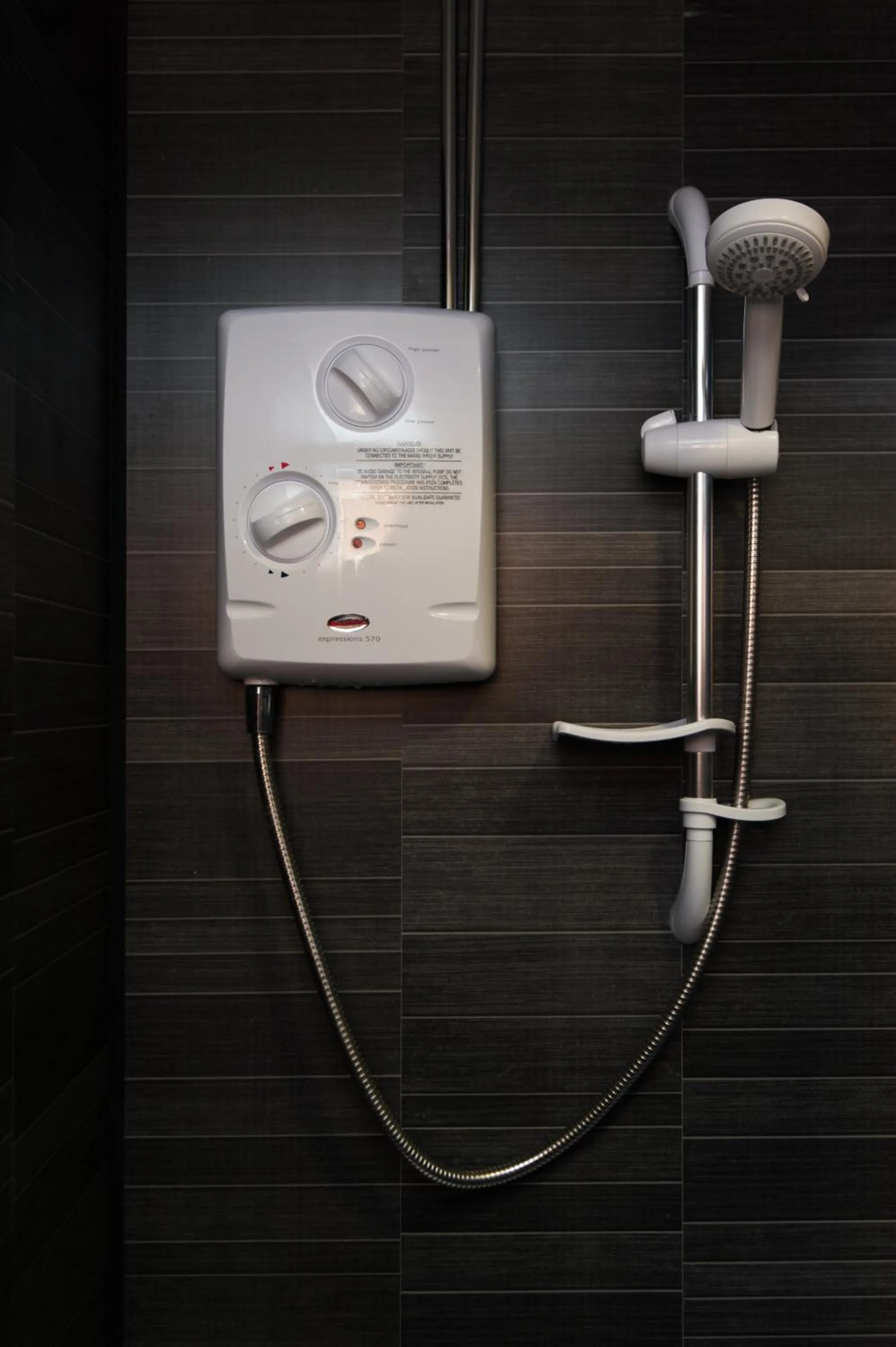 Shower in Russell Scott Backpackers Hostel