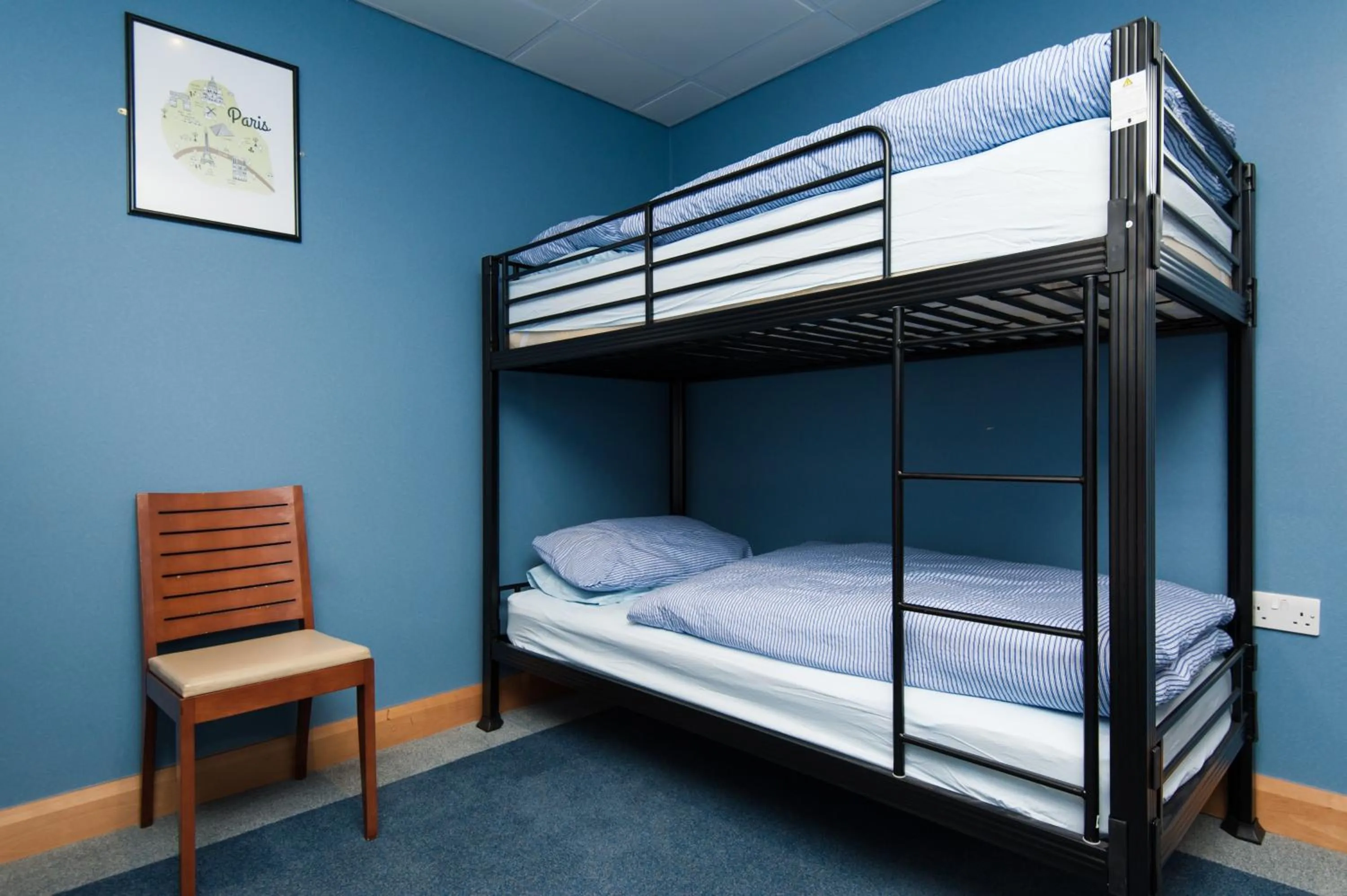 bunk bed in Russell Scott Backpackers Hostel