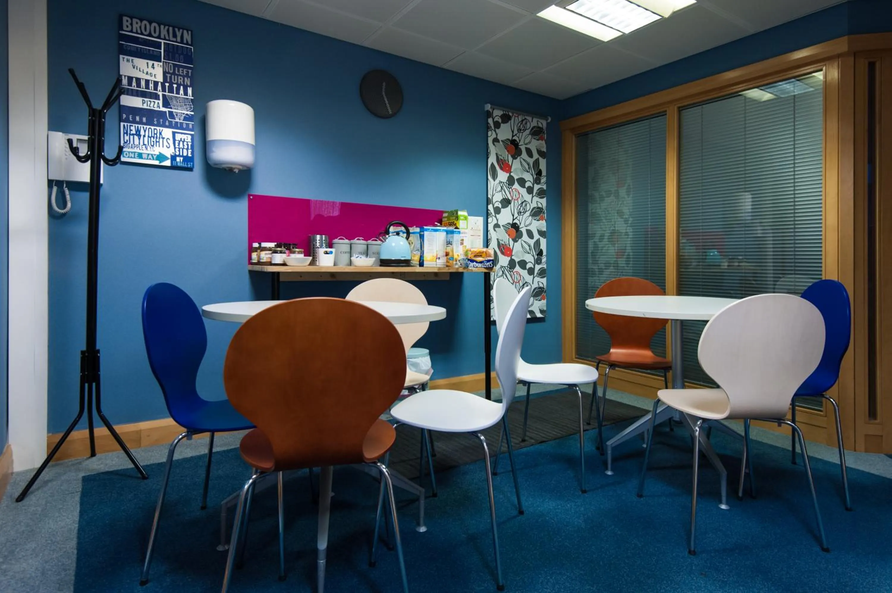 Coffee/tea facilities in Russell Scott Backpackers Hostel