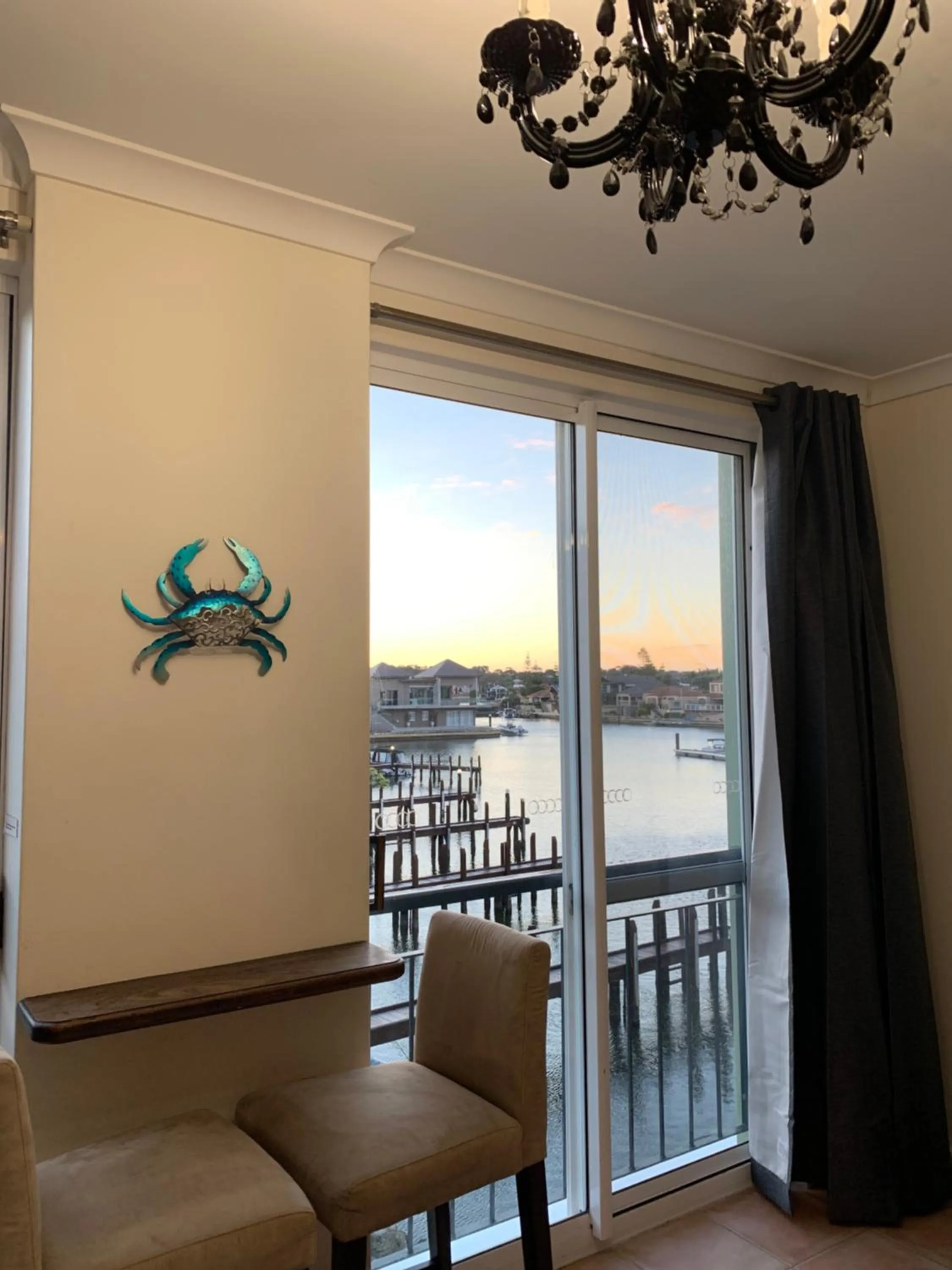 Apollo Quay Holiday Apartment