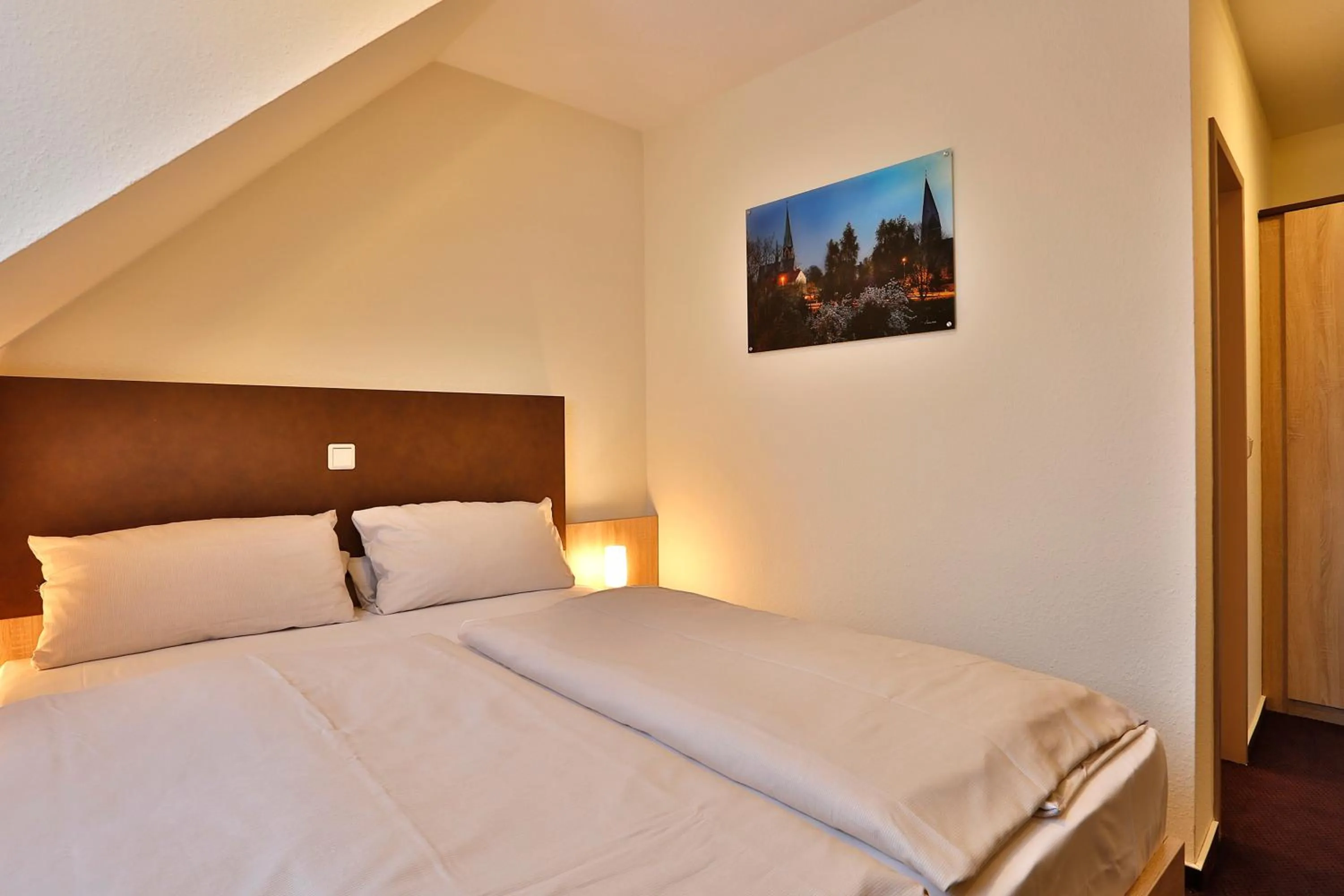 Bedroom, Bed in Hotel Stadt Kamen