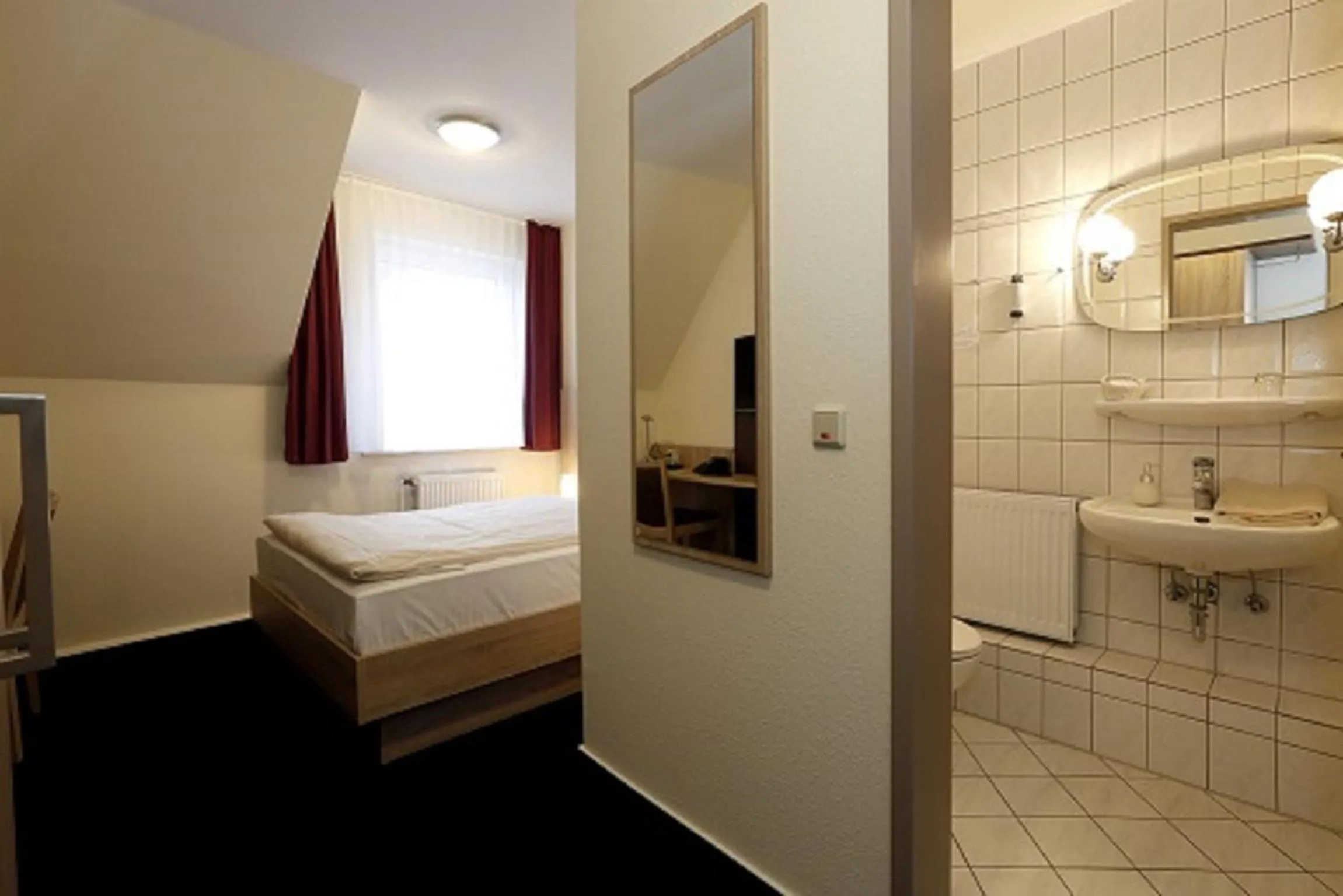 Area and facilities, Bed in Hotel Stadt Kamen