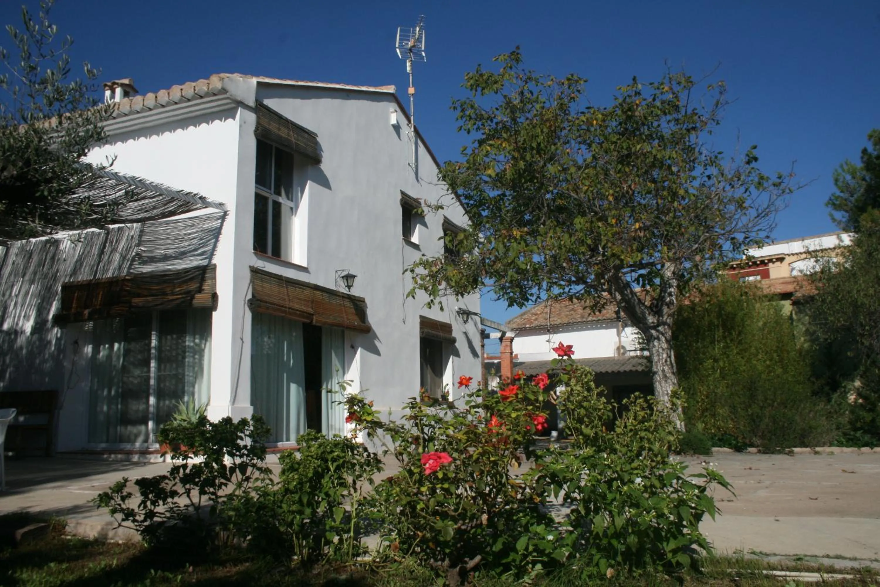 Facade/entrance in El Campillo, casa de campo cerca de la playa
