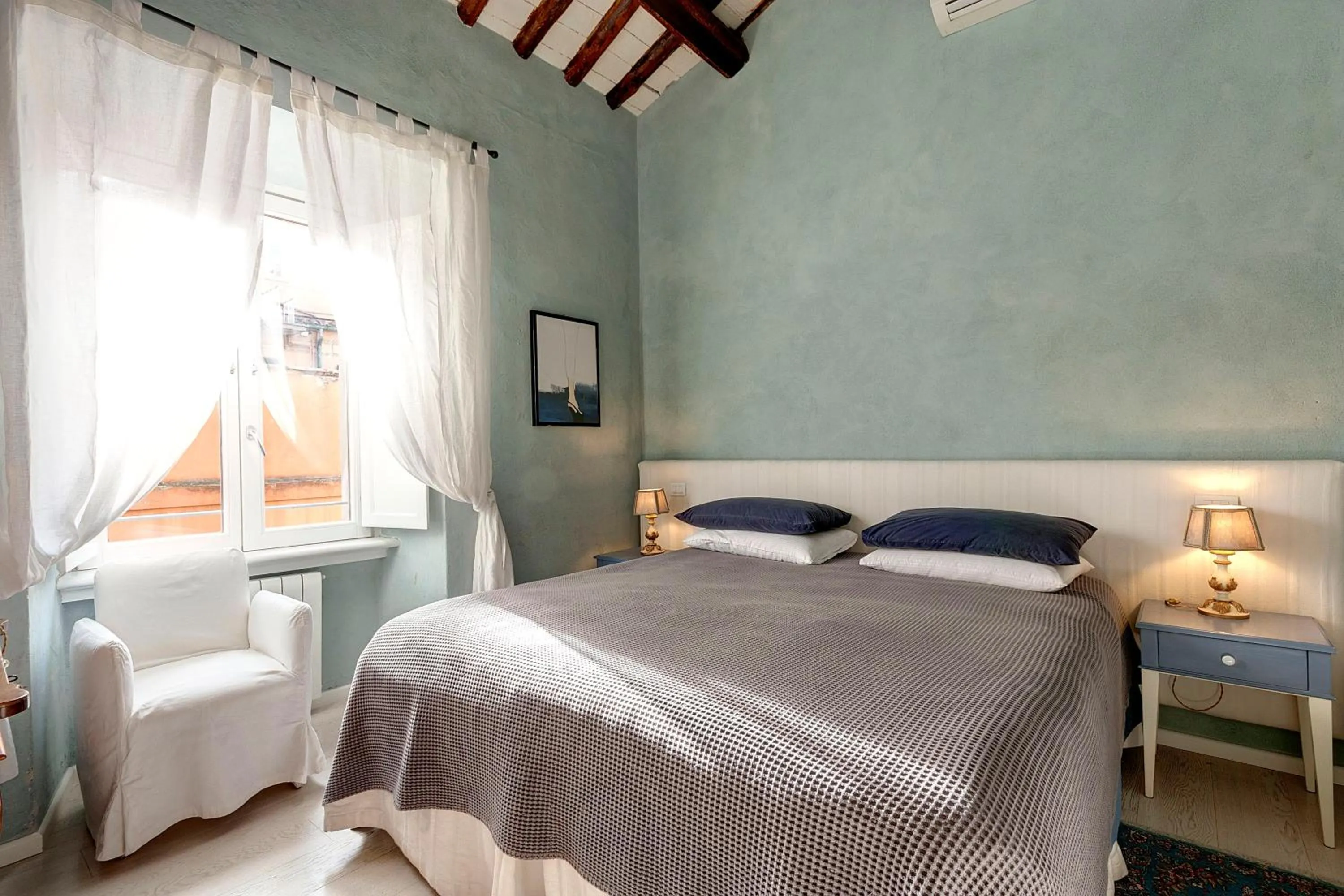 Bedroom, Bed in LM Suites Spagna