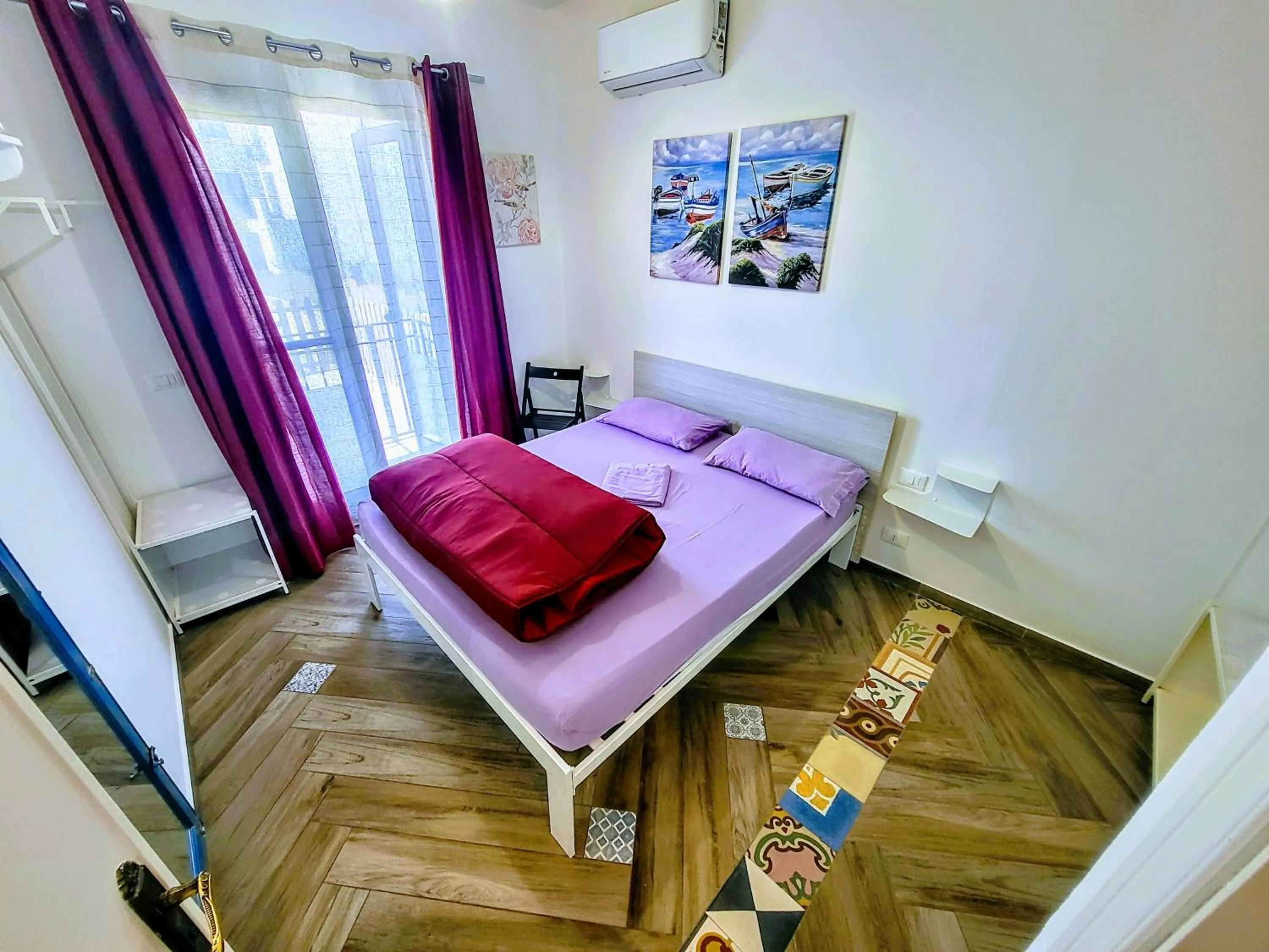 Bedroom, Bed in Seafront House Gabbiano Azzurro