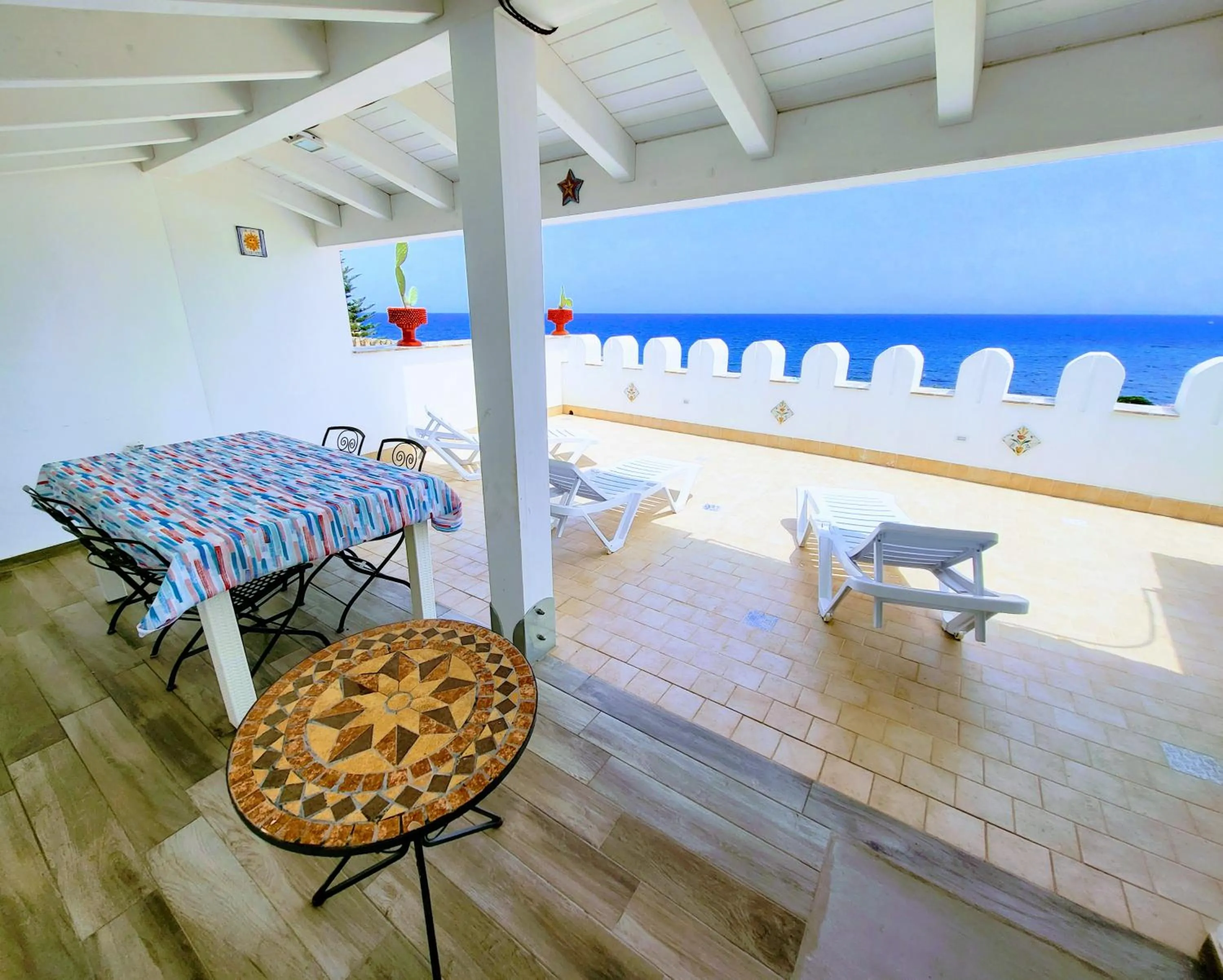 Patio in Seafront House Gabbiano Azzurro