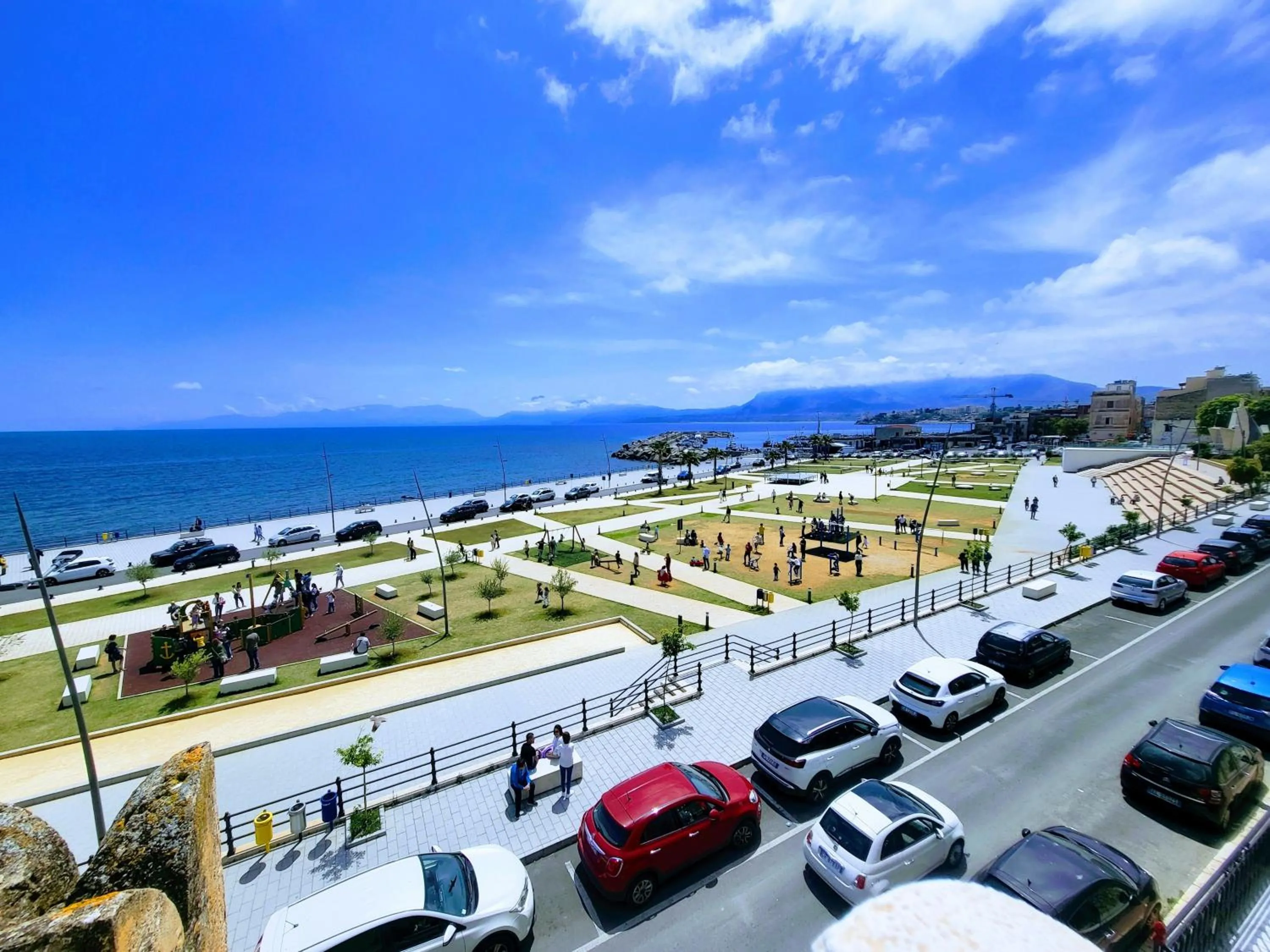 Day in Seafront House Gabbiano Azzurro