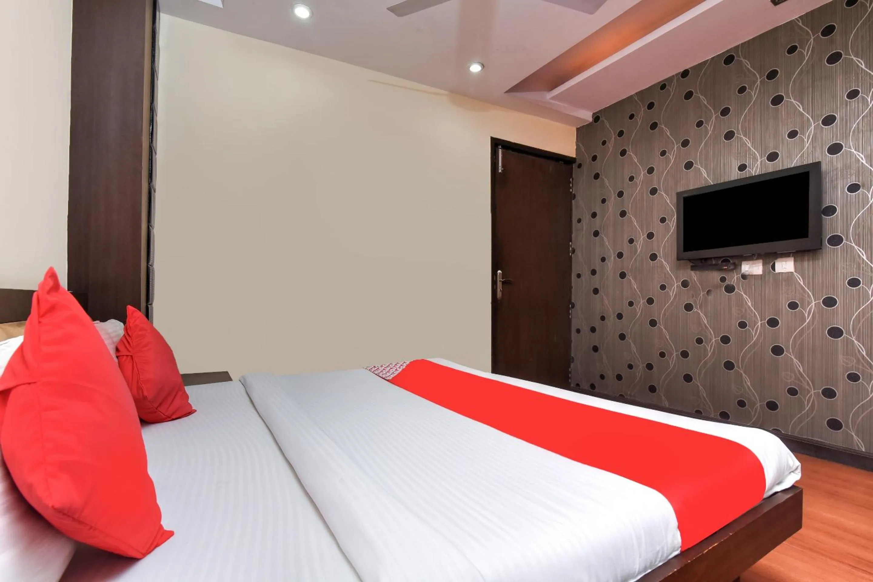 Lobby or reception, Bed in Hotel O Kochar Plaza