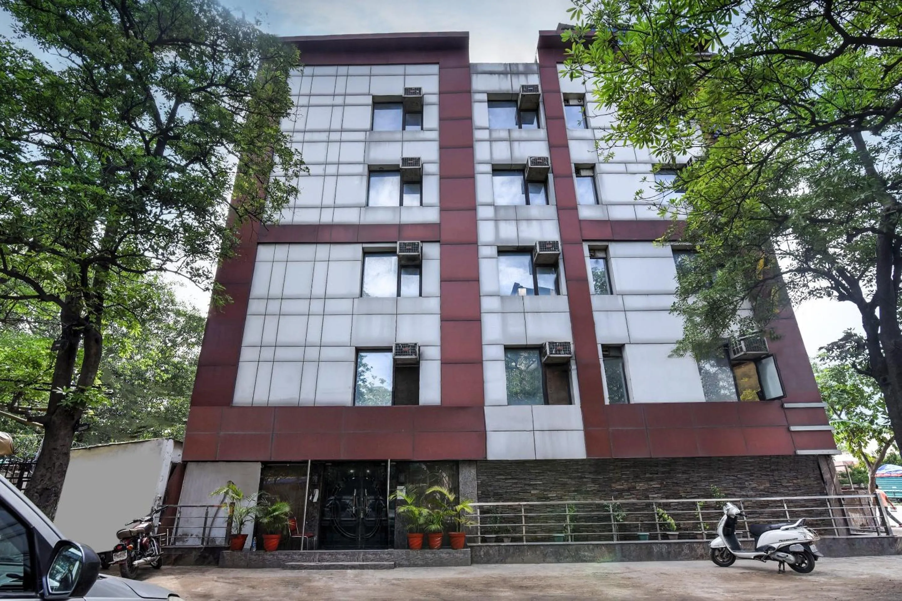 Facade/entrance in Hotel O Kochar Plaza