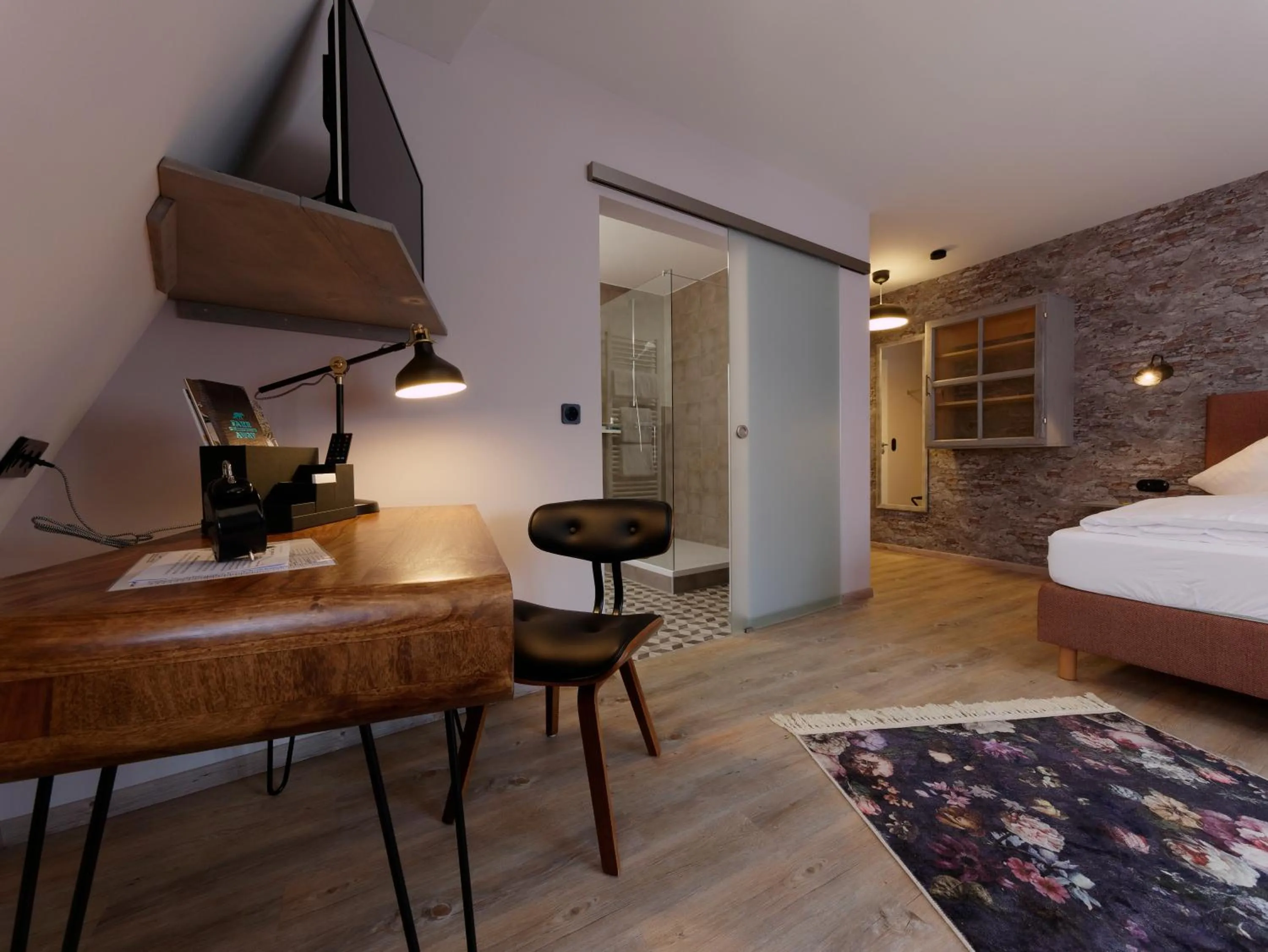 Photo of the whole room, Bed in Hotel - Weinbar FAHR AWAY